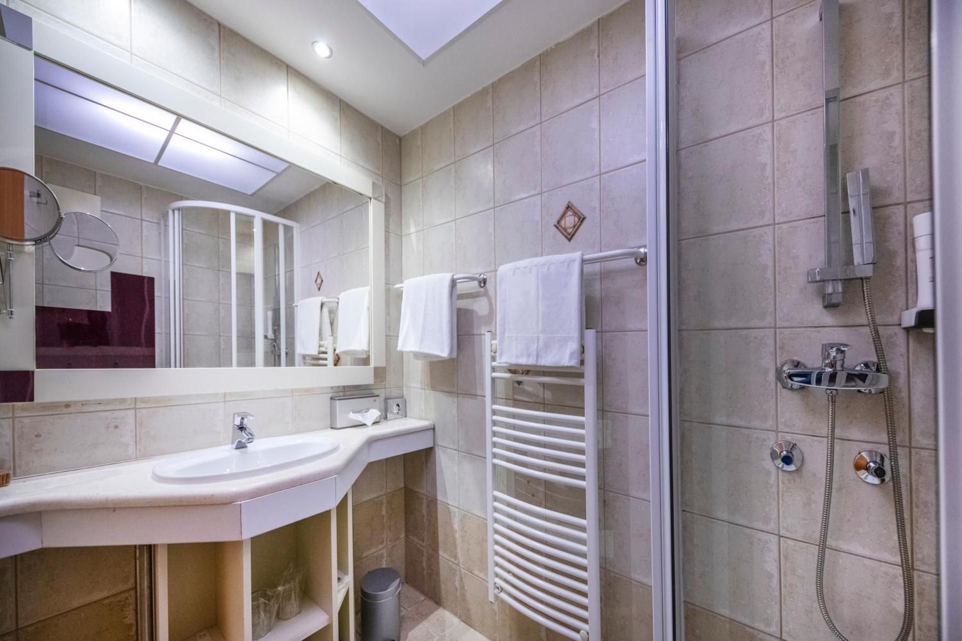 Double Room with Extra Bed (2 Adults + 2 Child)