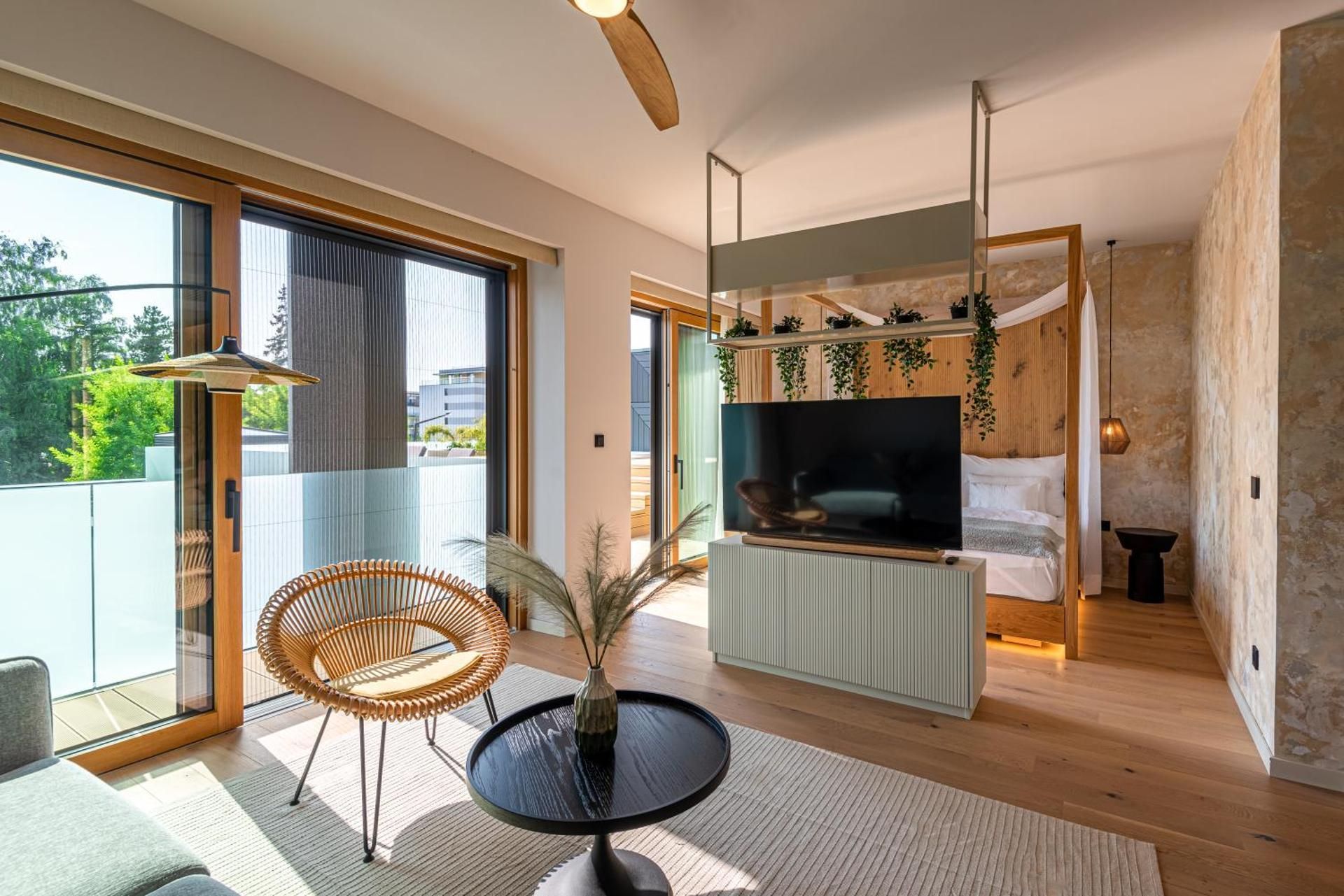 Suite with Spa Bath