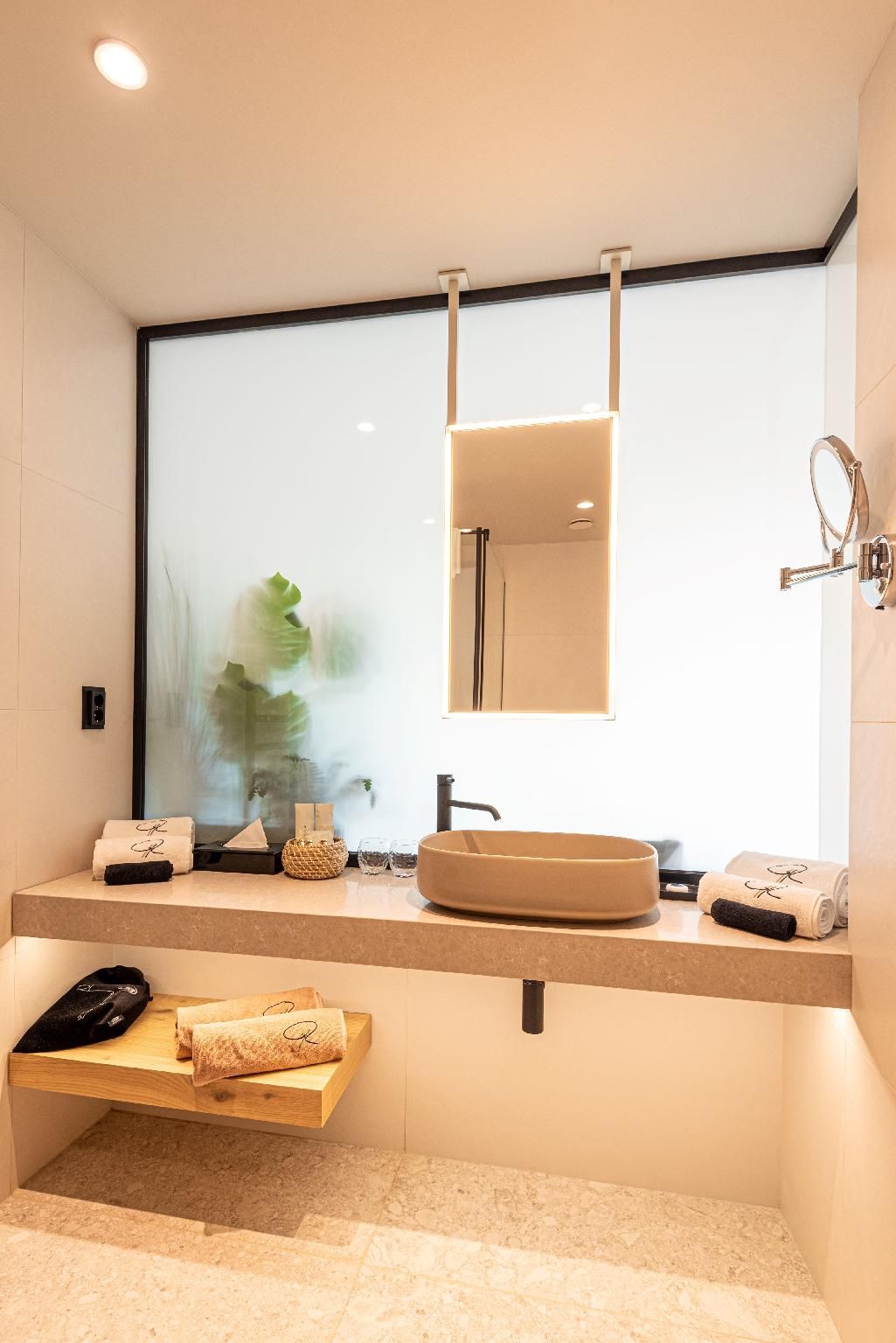 Suite with Hot Tub - Non-Smoking