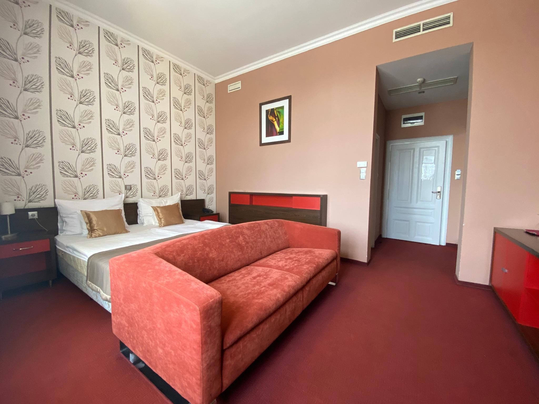Boutique Hotel Sopianae Deluxe Room with Fan 2