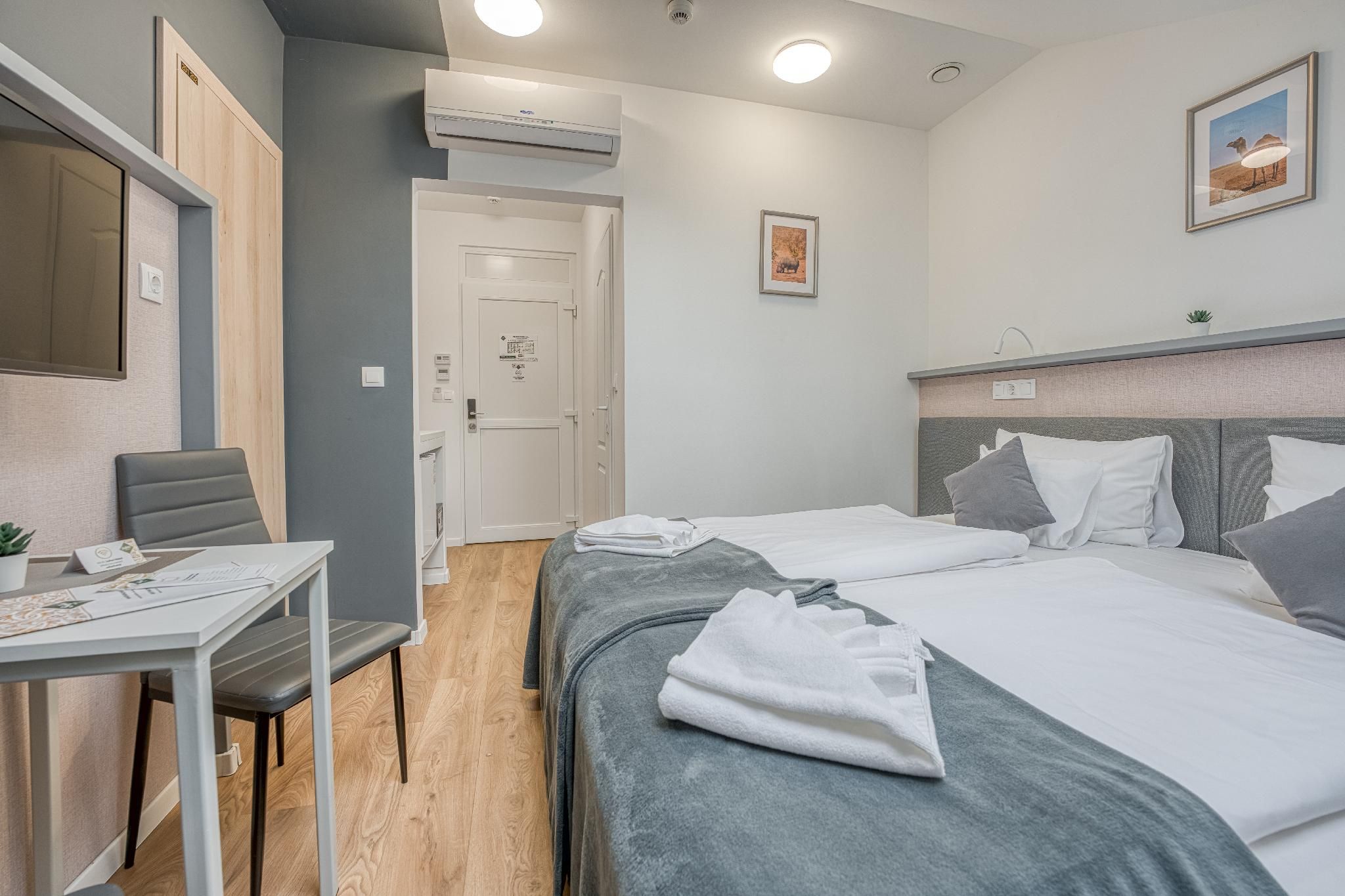 Economic Interior Double or Twin Room