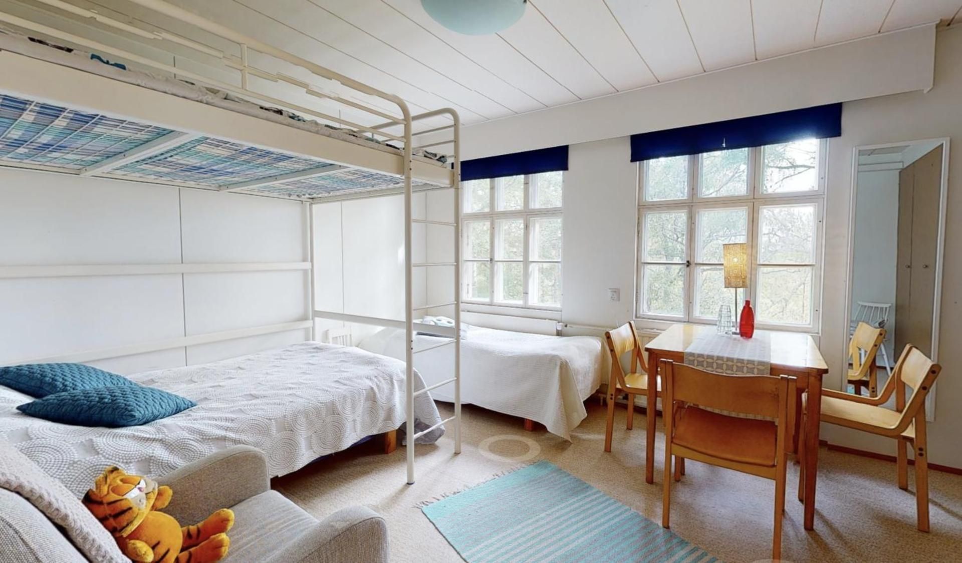 Quadruple Room with Shared Bathroom