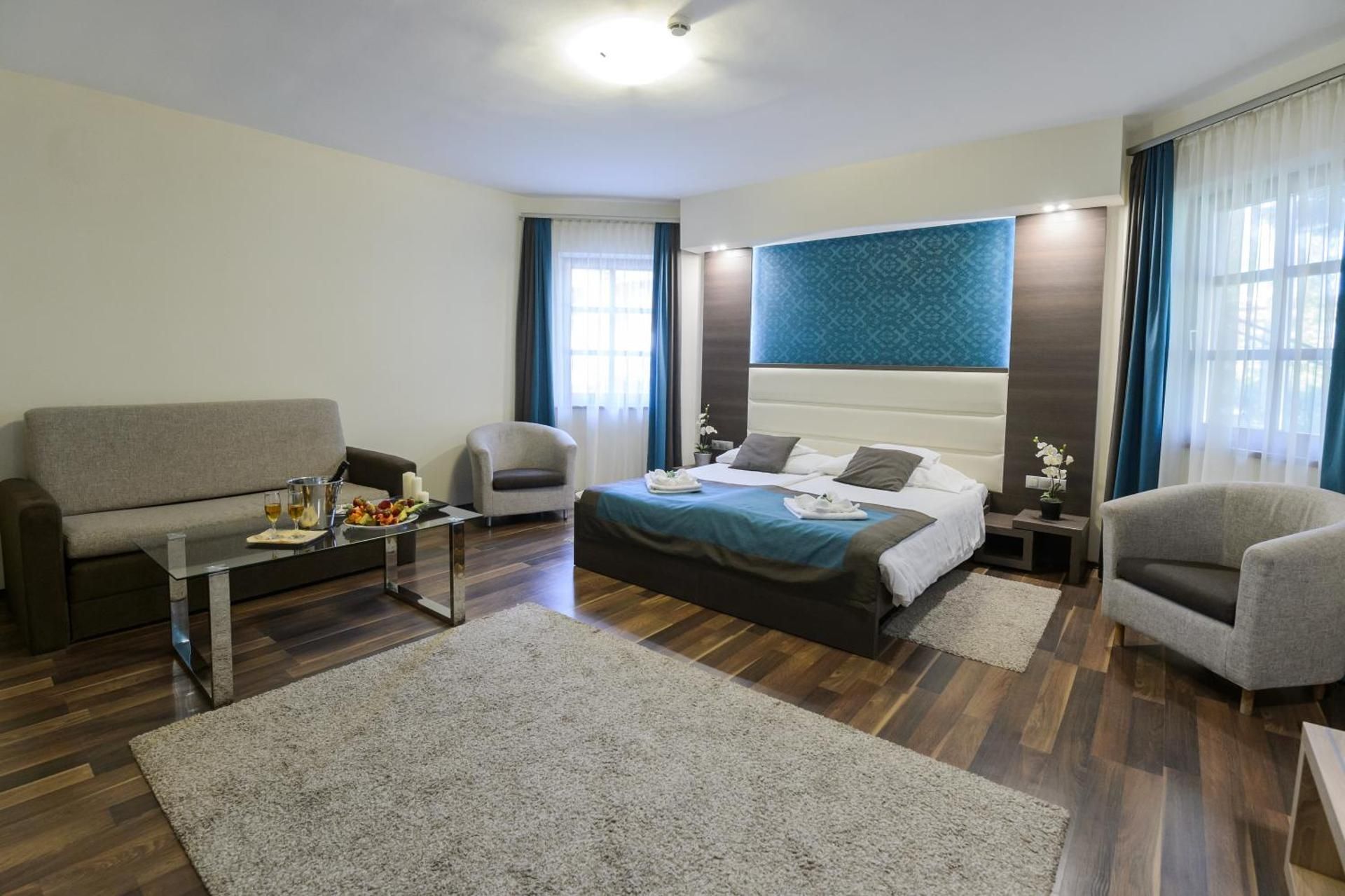 Deluxe szoba kétszemélyes ággyal vagy 2 külön ággyal - pótággyal
