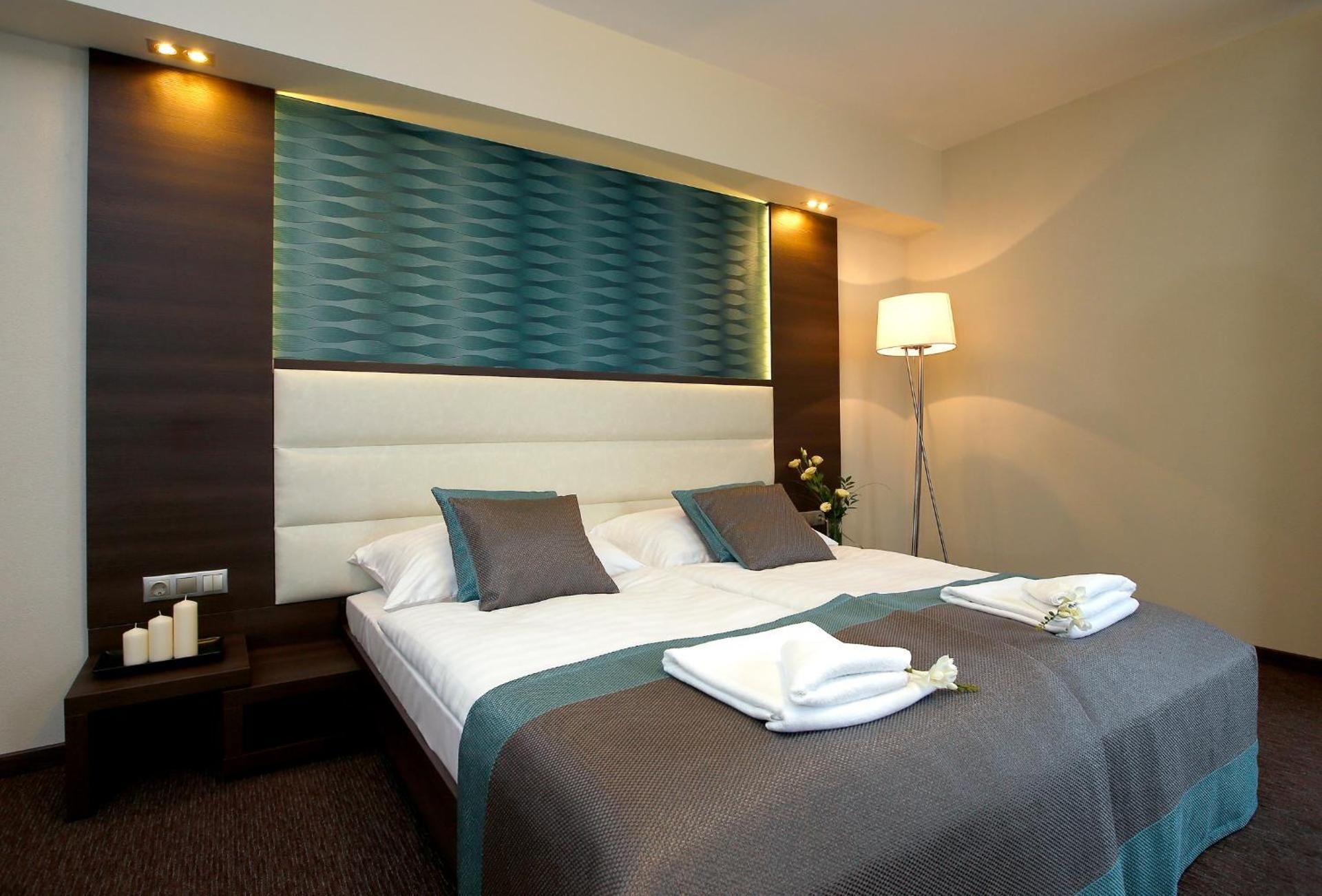 Deluxe Double Room with 2 Extra Beds - Attic