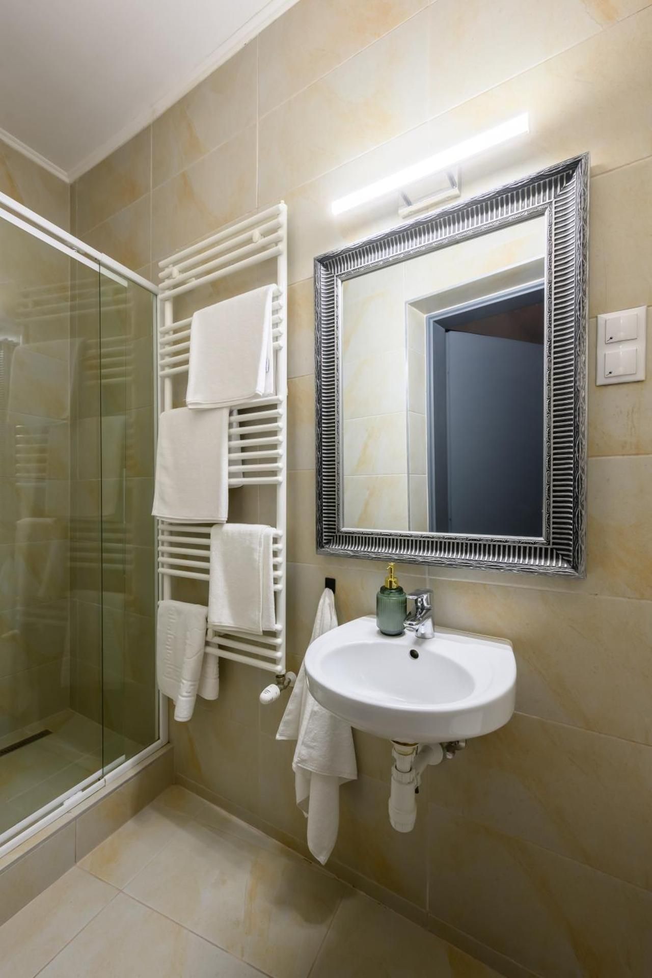 Quadruple Room with Private Bathroom
