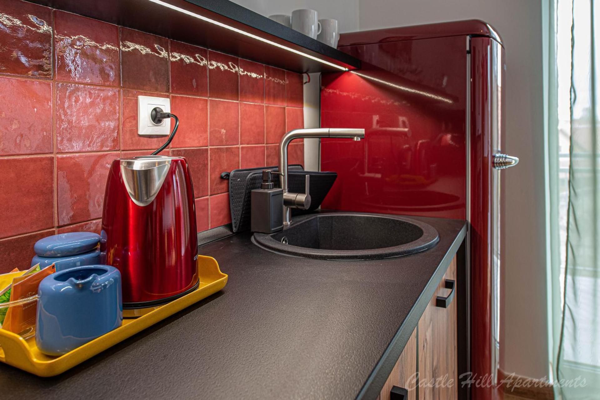 RUBY Red Apartment