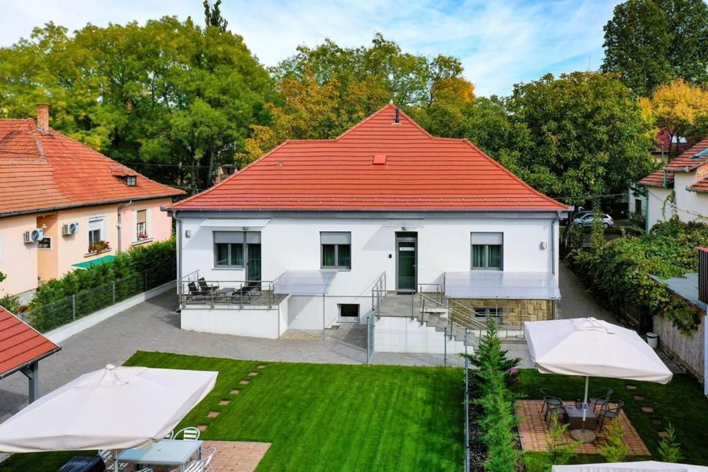 Villa Garden