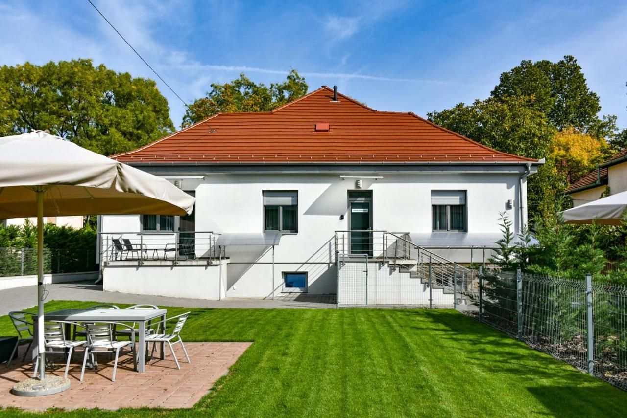 Villa Garden
