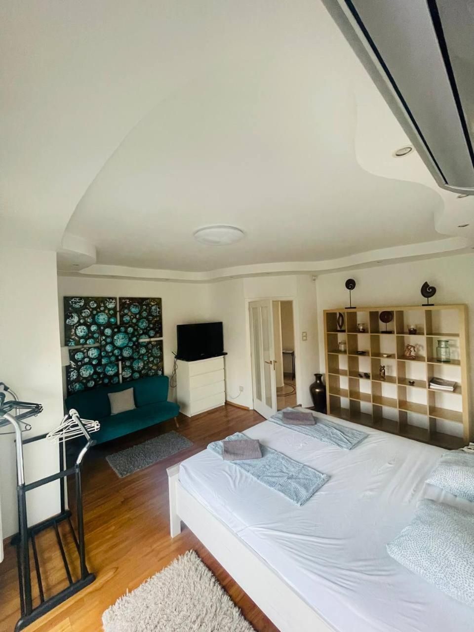 RoseHill Garden Family Villa with a Great Budapest View Deluxe Junior Suite