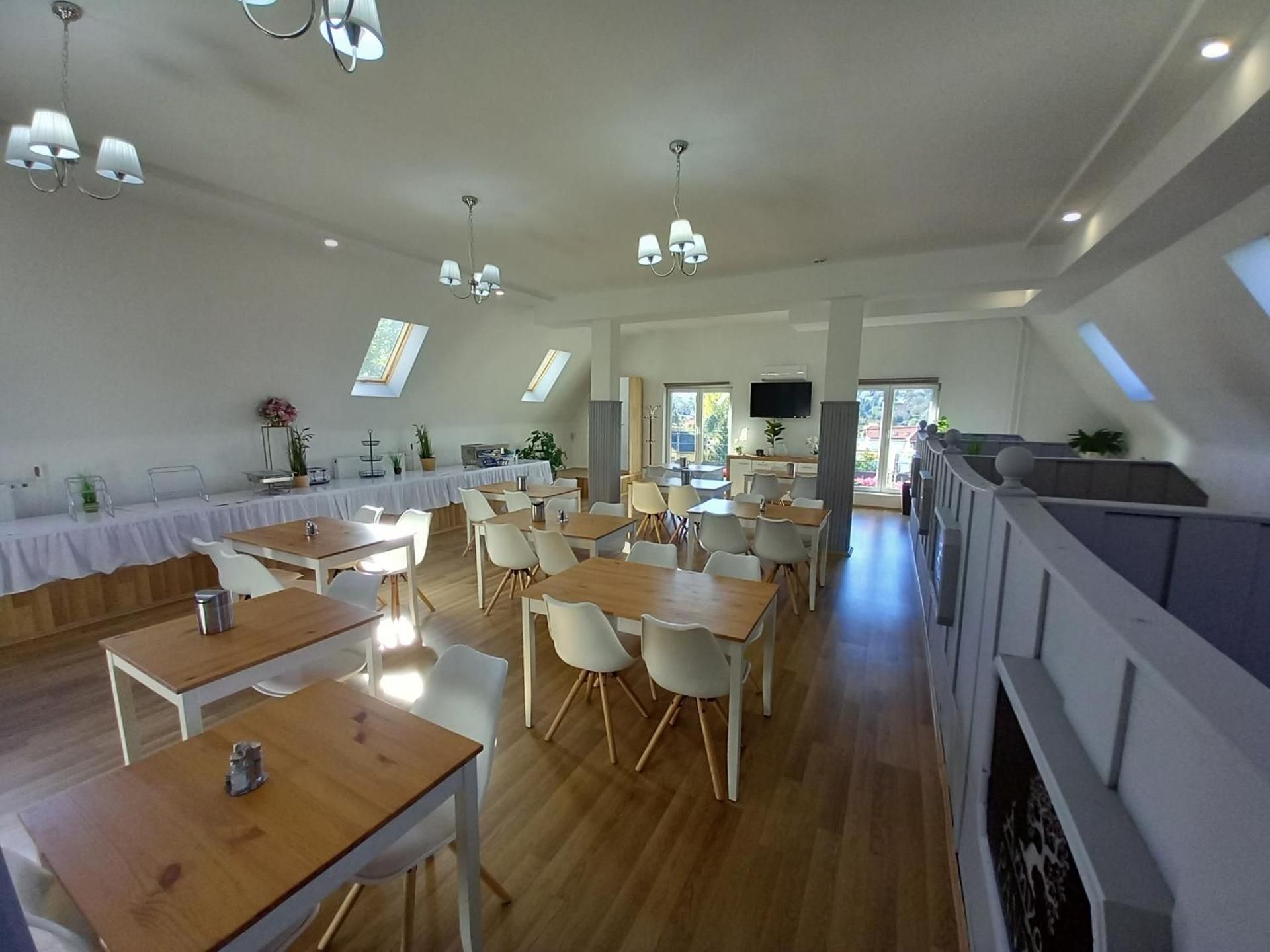 Arnyas Panzio Godollo