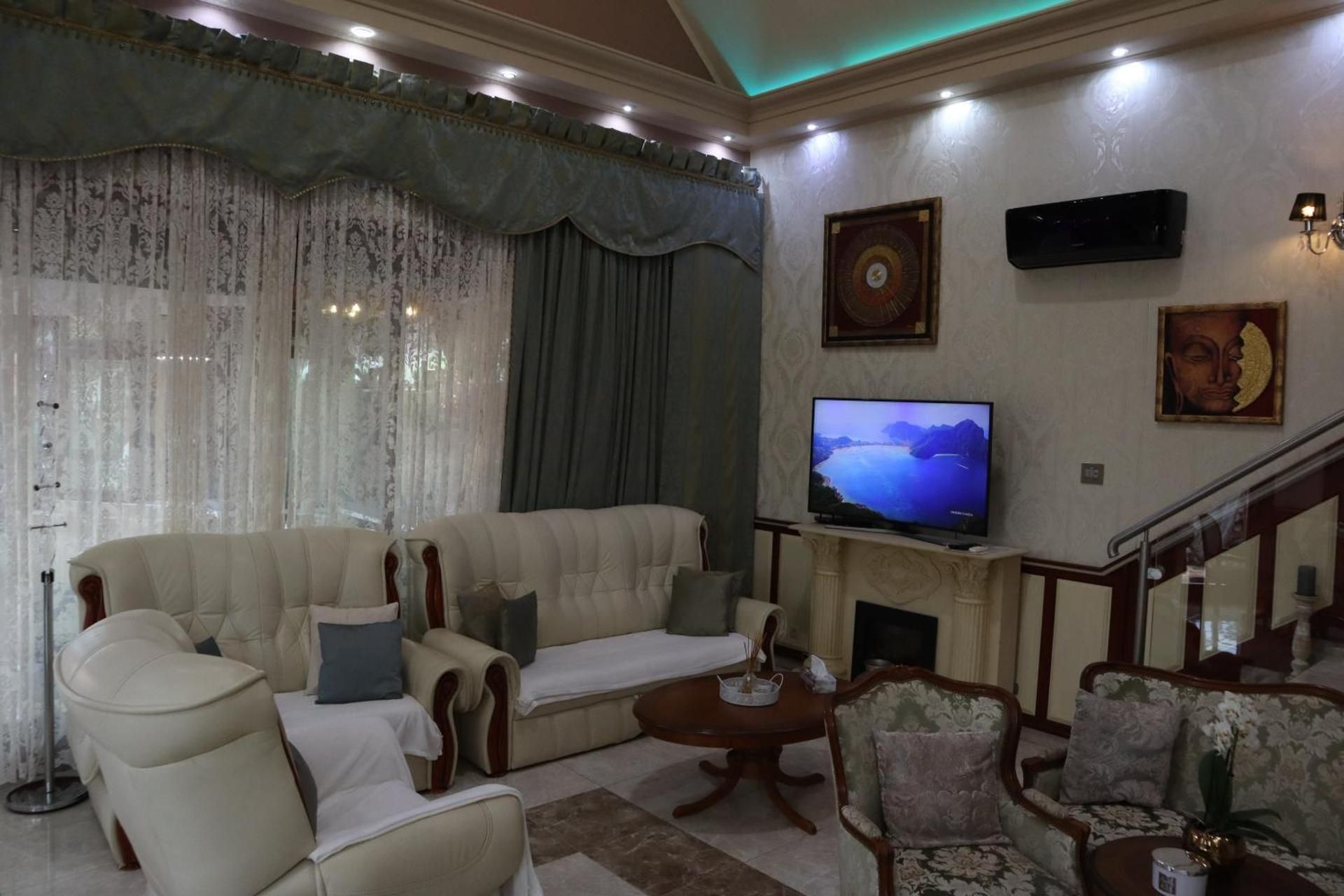 Barackos Wellness Villa Fot Villa with Private Pool