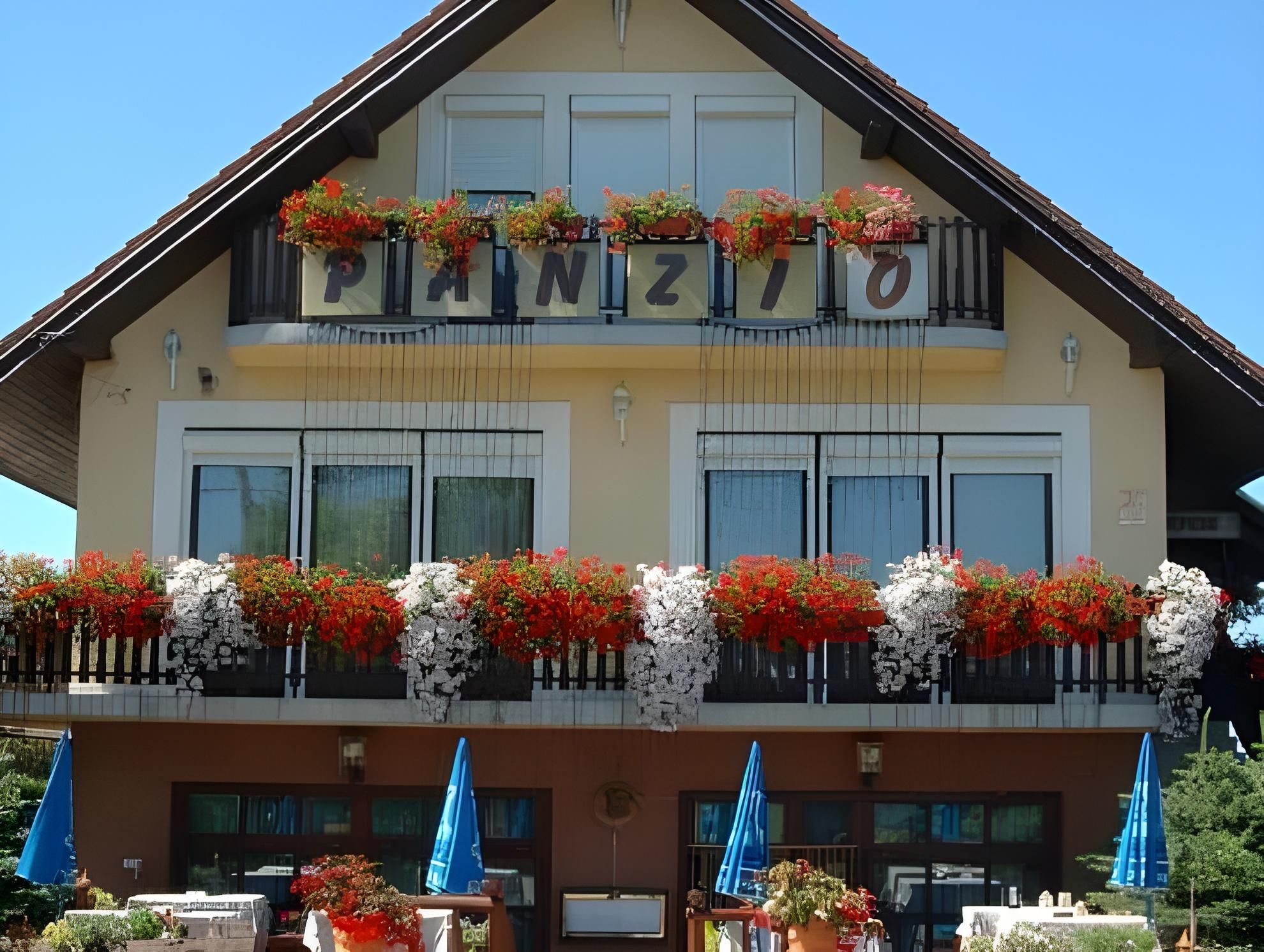 Sarokhaz Panzio Inn