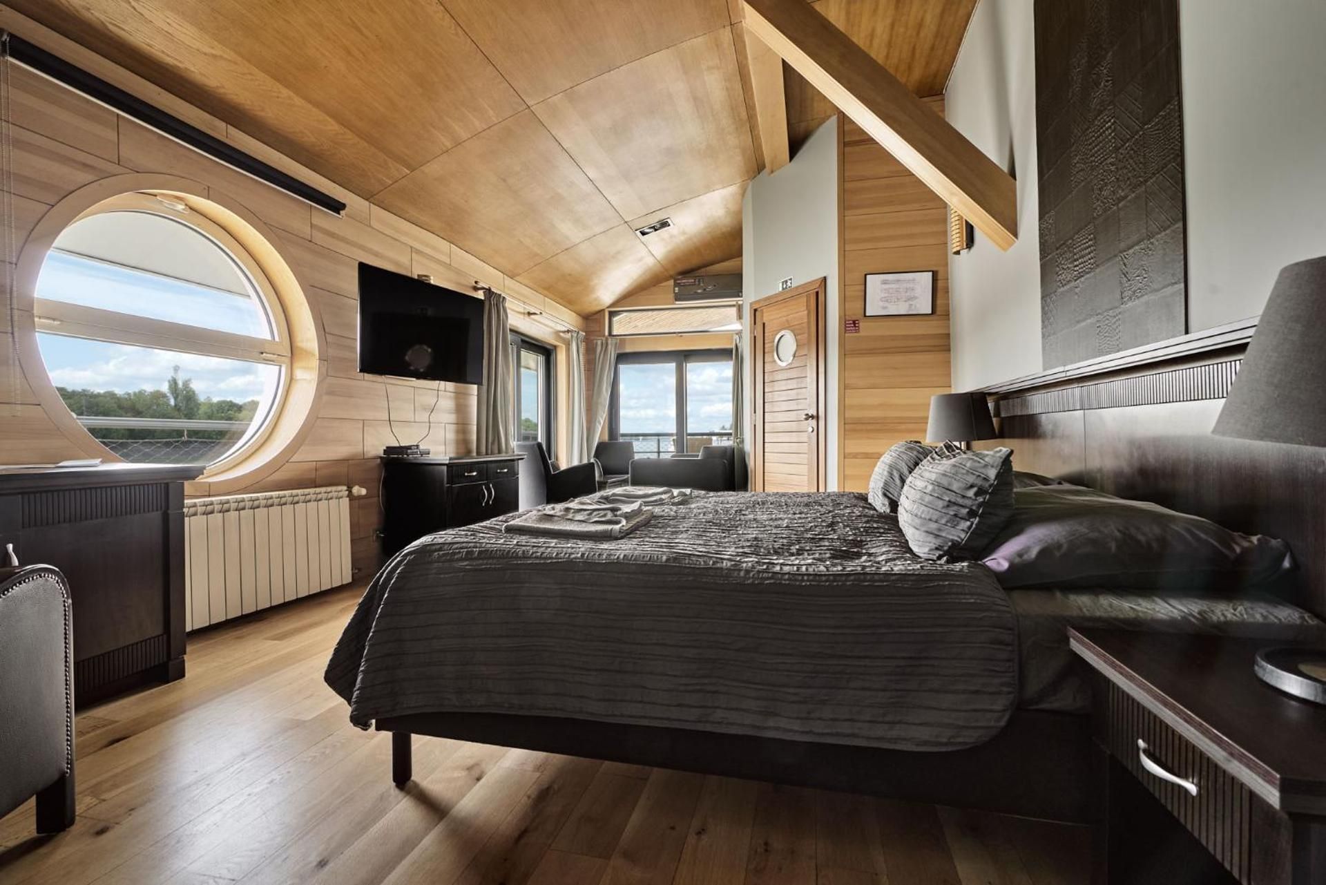 Apartment with River View
