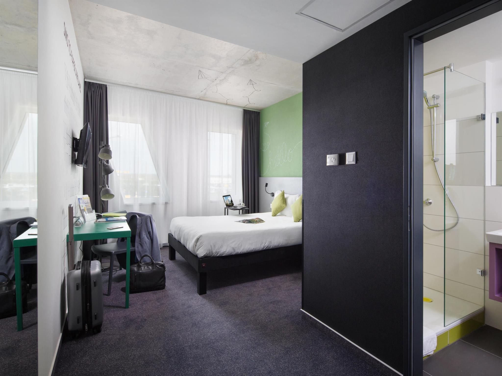 Standard Room with twin beds