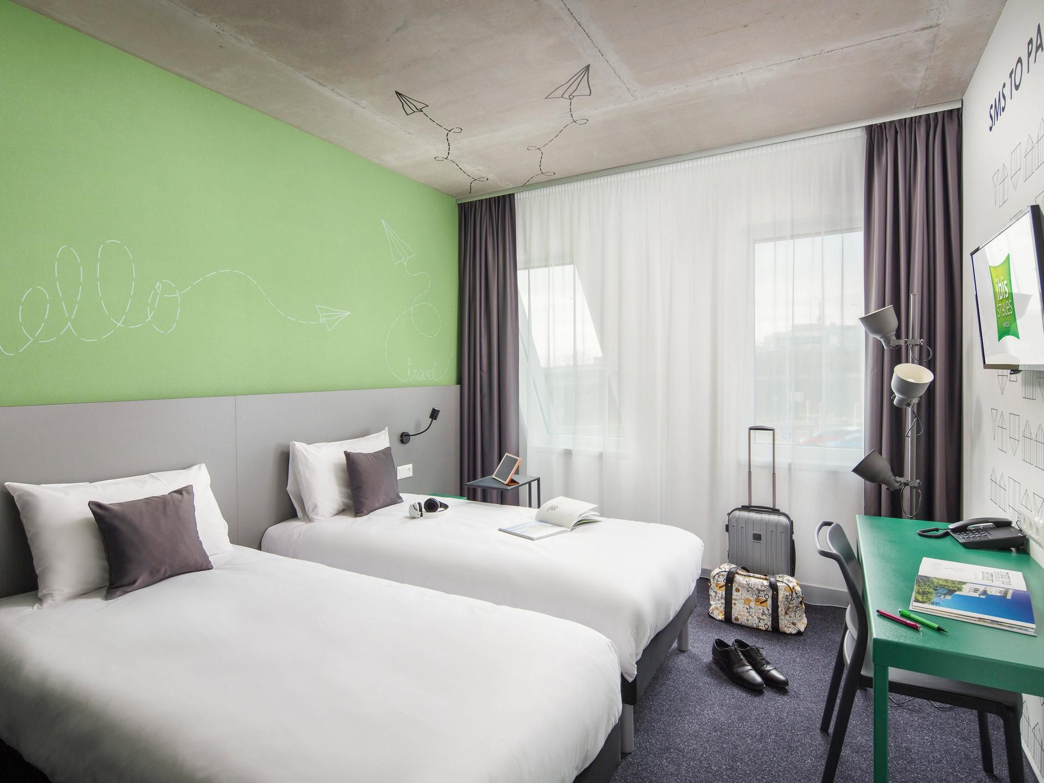 Standard Room with twin beds