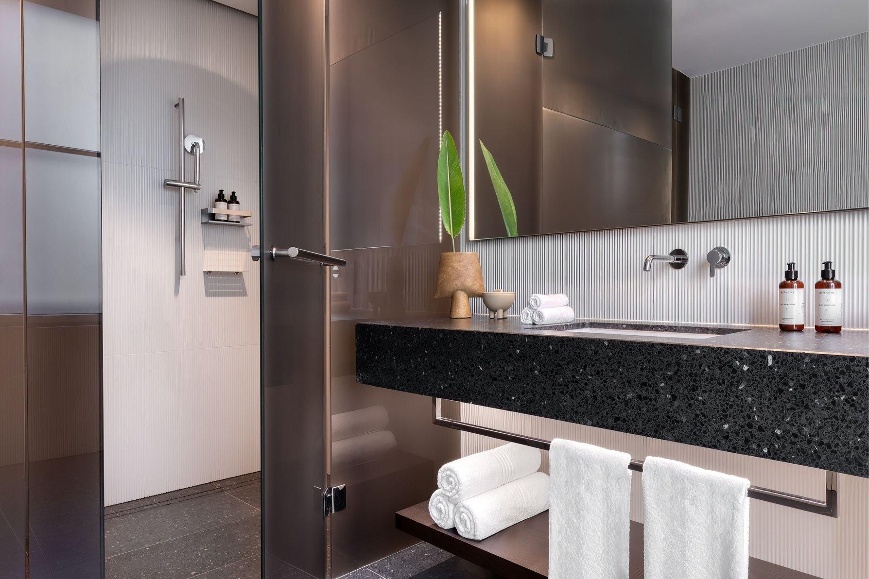 Heritage Superior Room, Guest room, 1 King, Street view