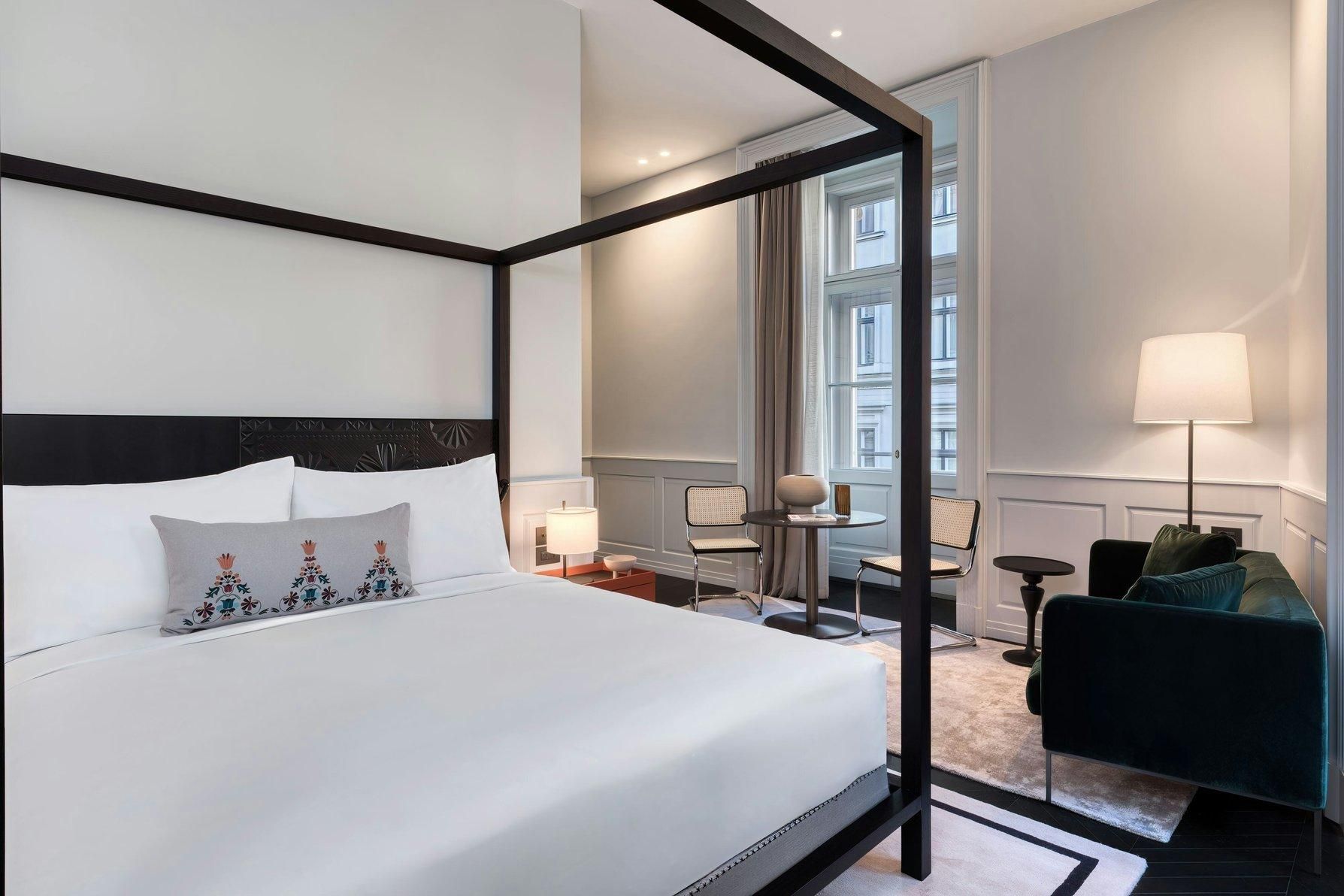 Heritage Superior Room, Guest room, 1 King, Street view