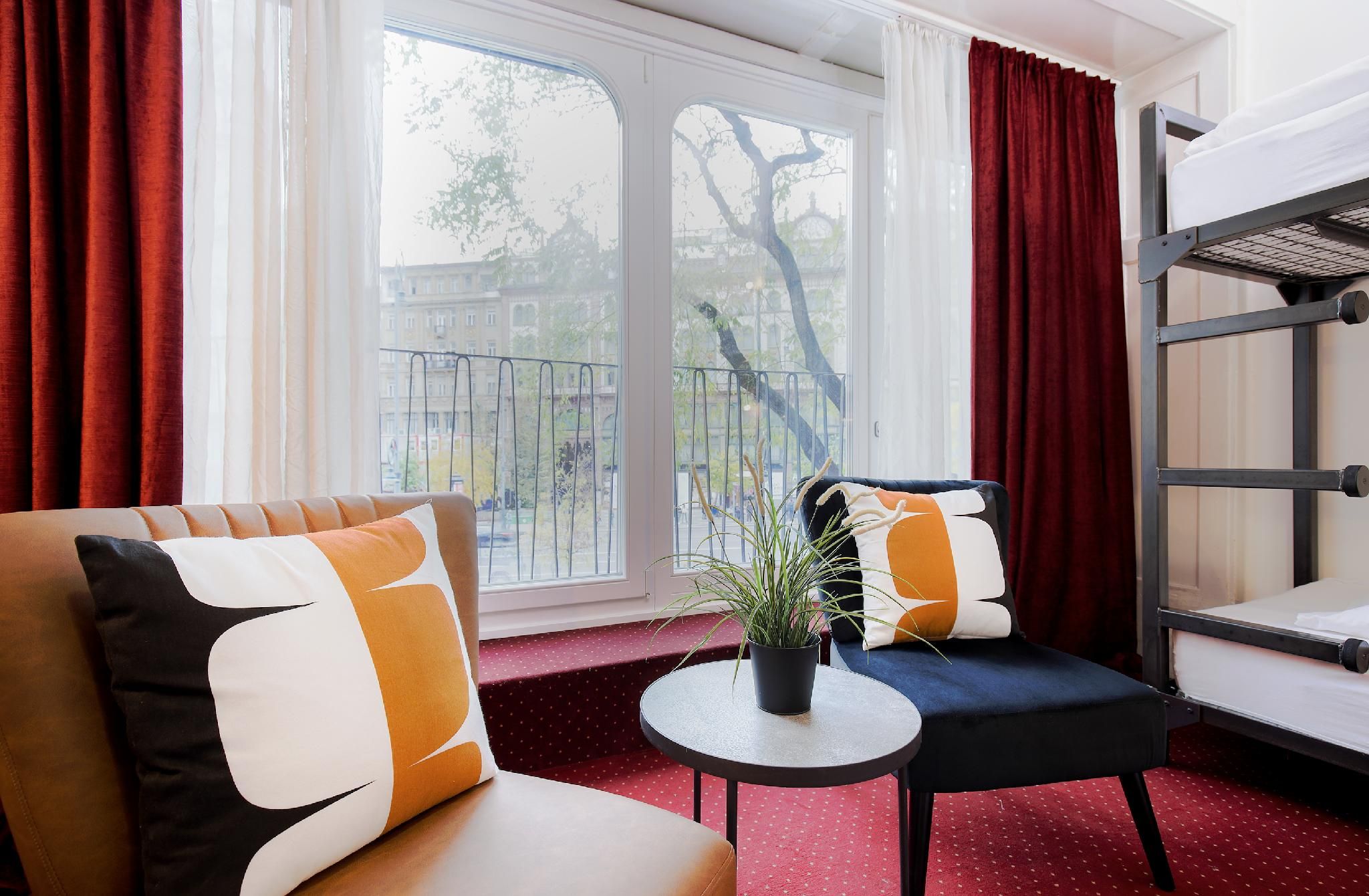 1 Person in 4-Bed Dormitory with En-Suite - Mixed