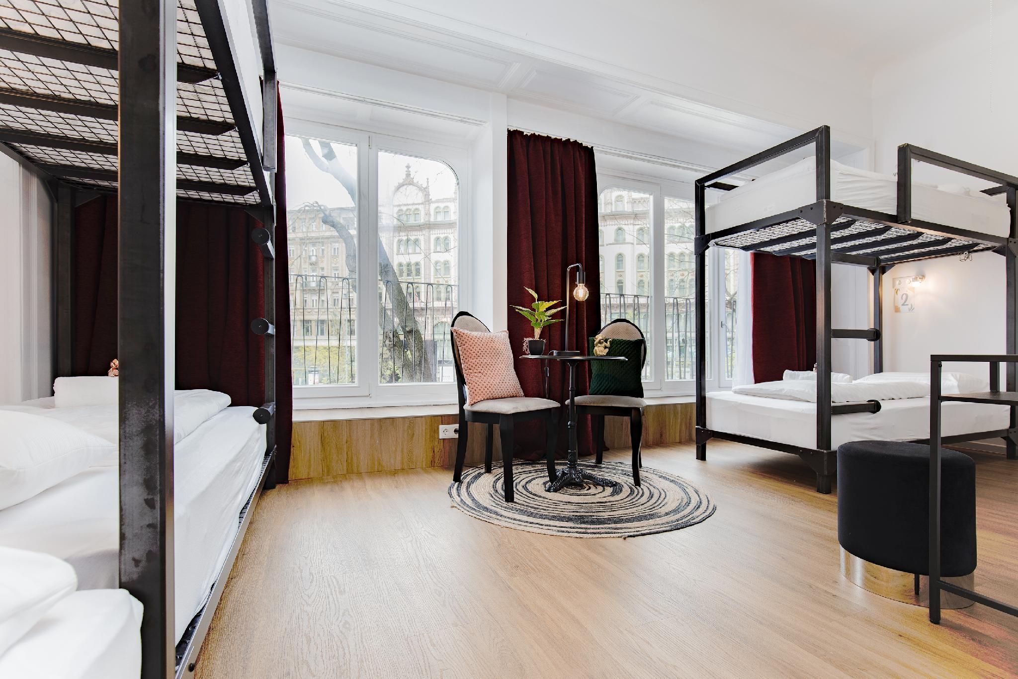 Maverick Downtown 1 Person in 6-Bed Dormitory with En-Suite - Female Only 2