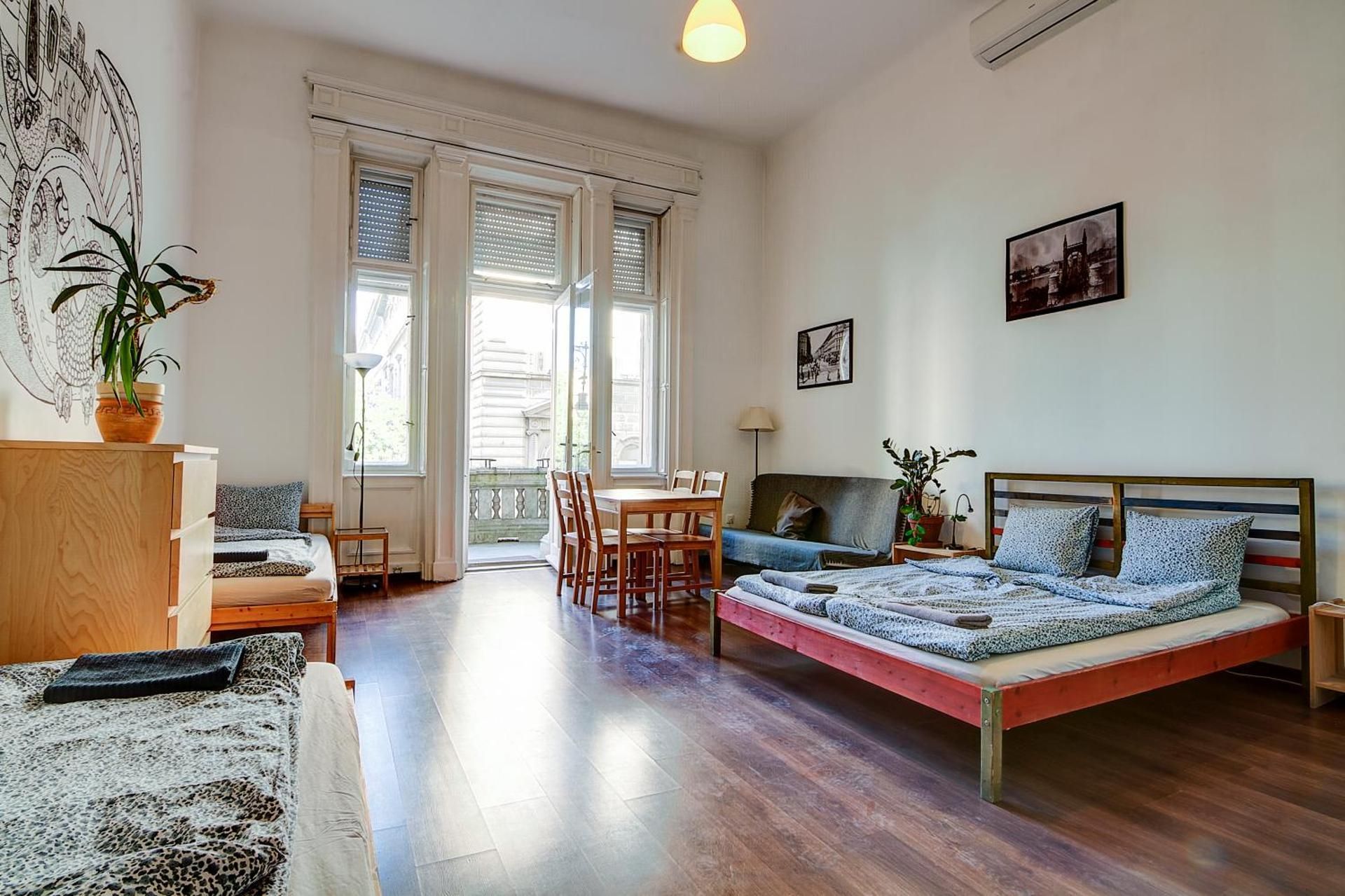 Studio Apartment