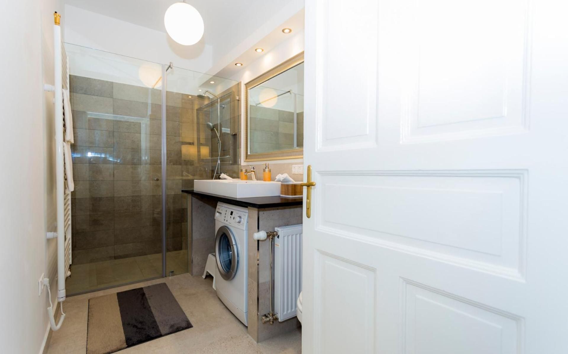 Laksa Apartments Studio Apartment