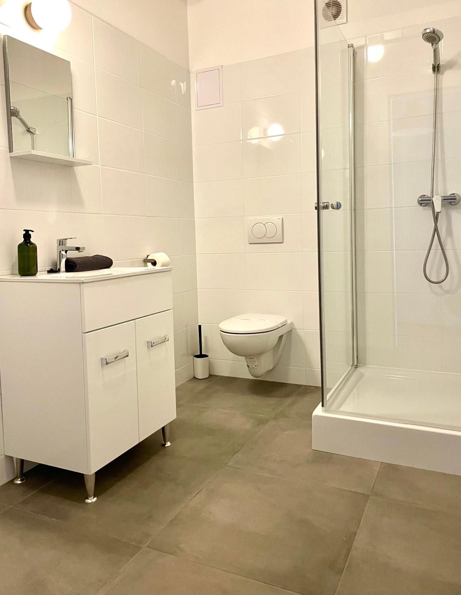 One-Bedroom Deluxe Apartment