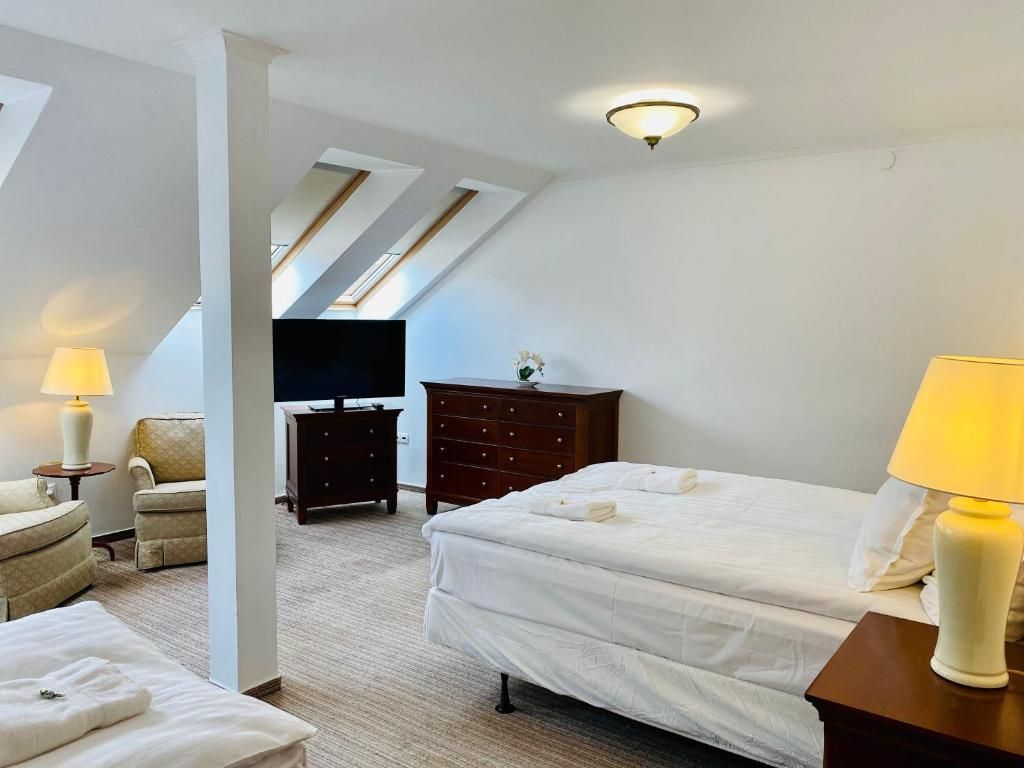 Classic Quadruple Room