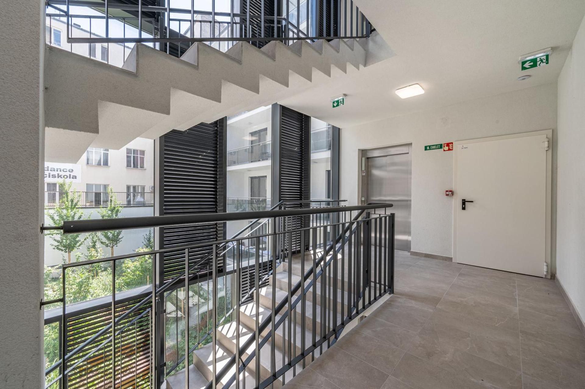 Csengery Residence