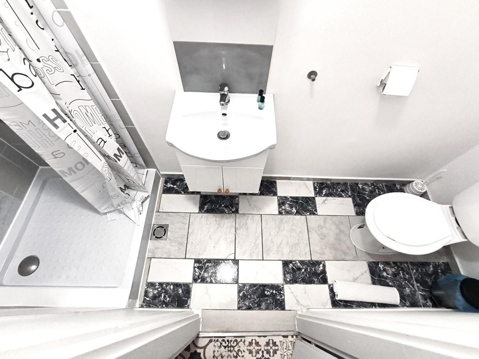 Caesar Residence Standard Twin Room