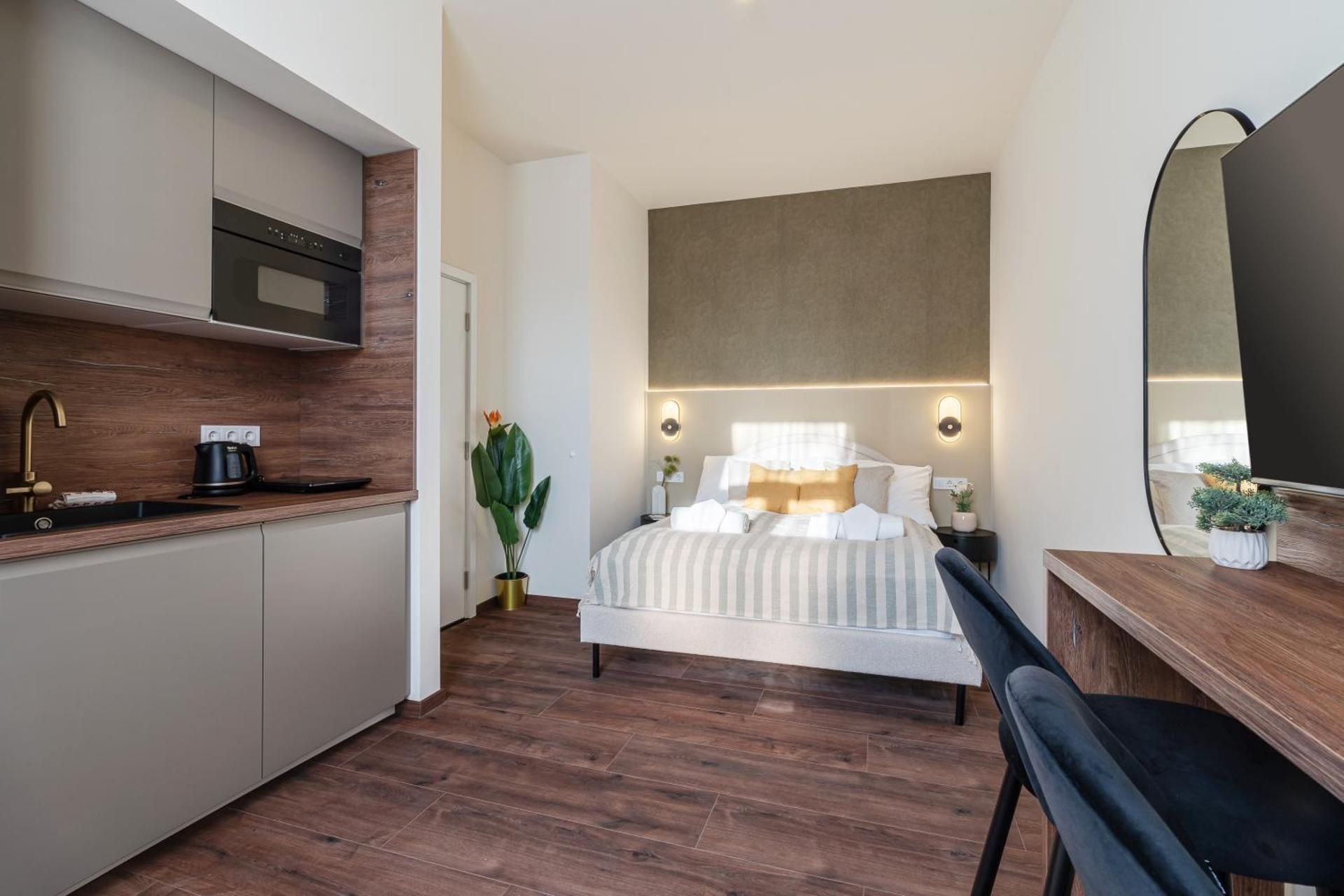 Deluxe Apartment