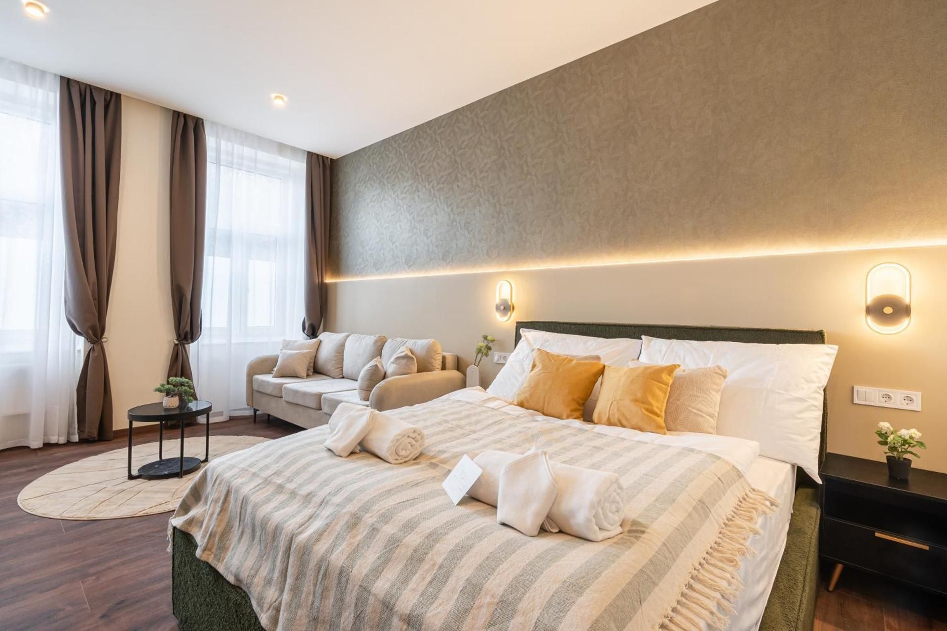 One-Bedroom Deluxe Apartment