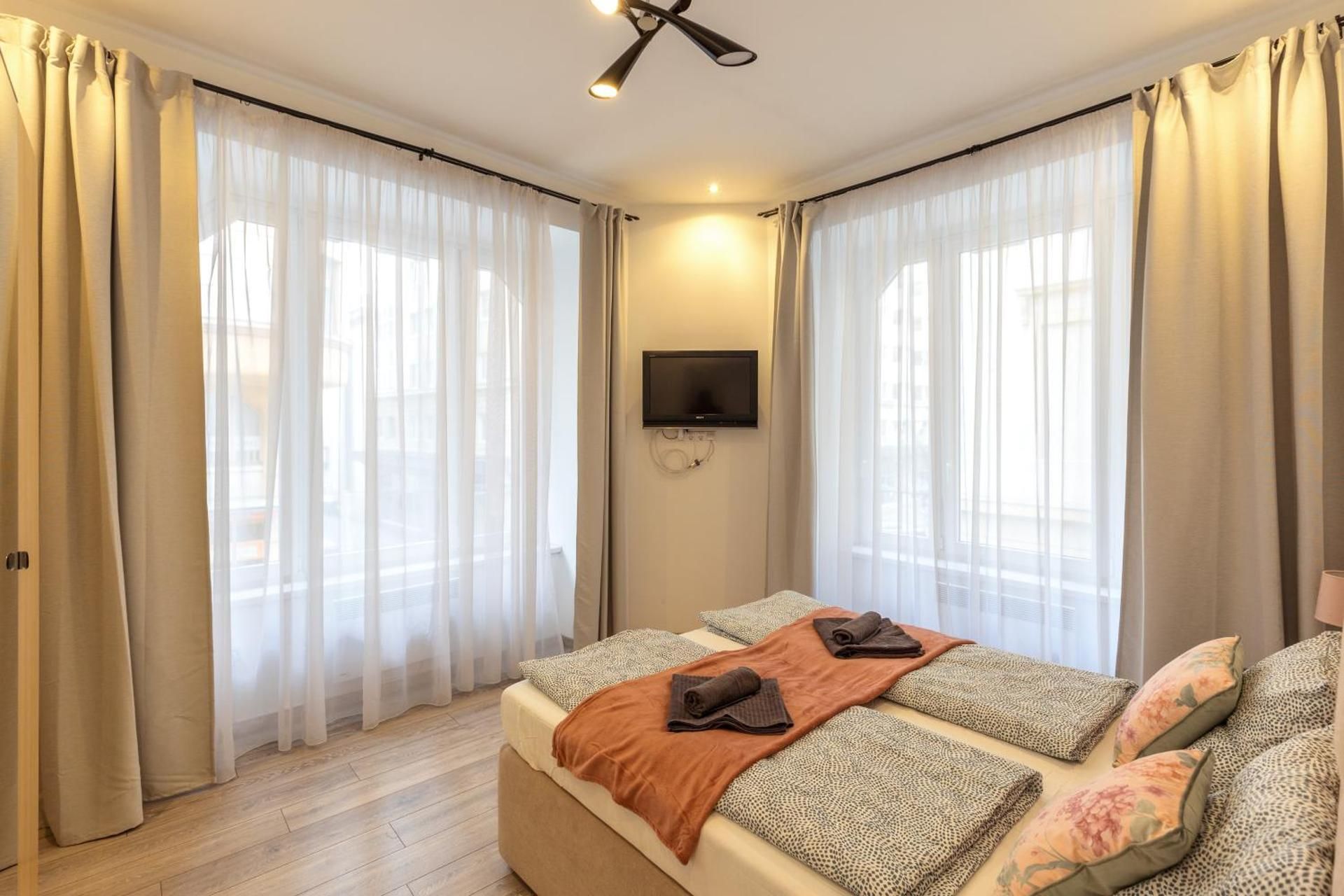 Karavan Corner Apartments