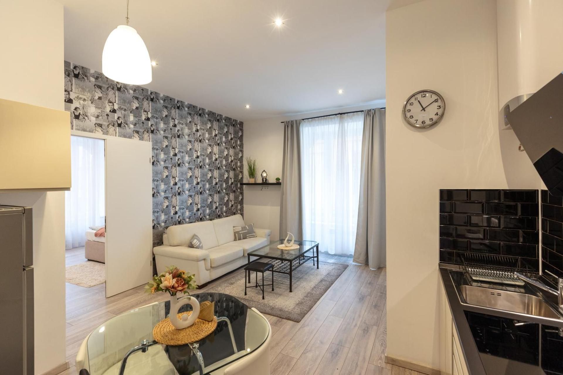 Karavan Corner Apartments