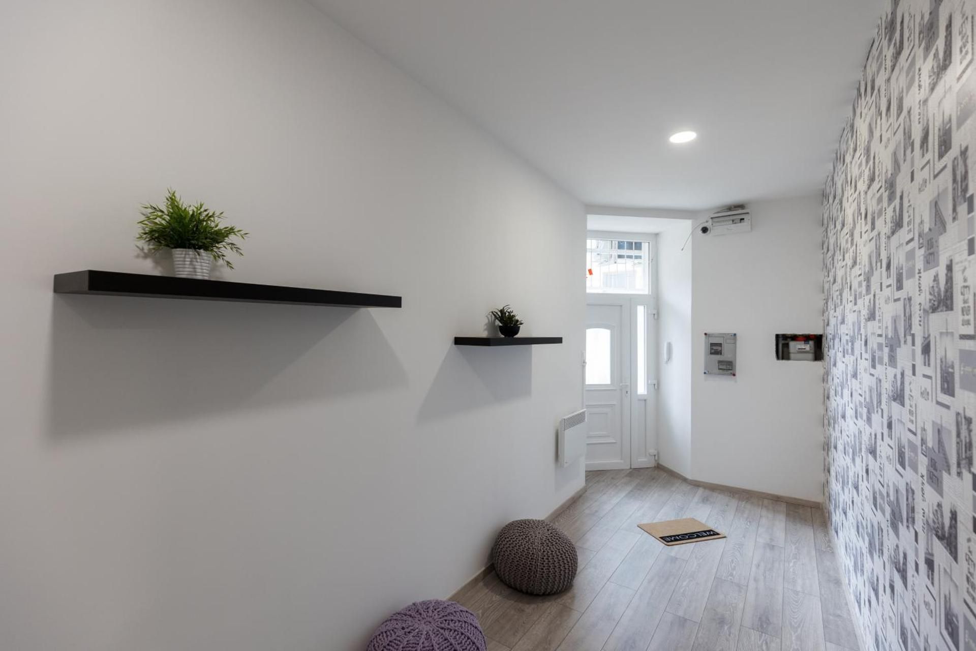 Karavan Corner Apartments