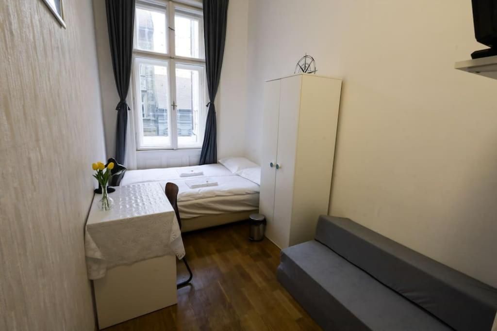 Quadruple Room with Private Bathroom