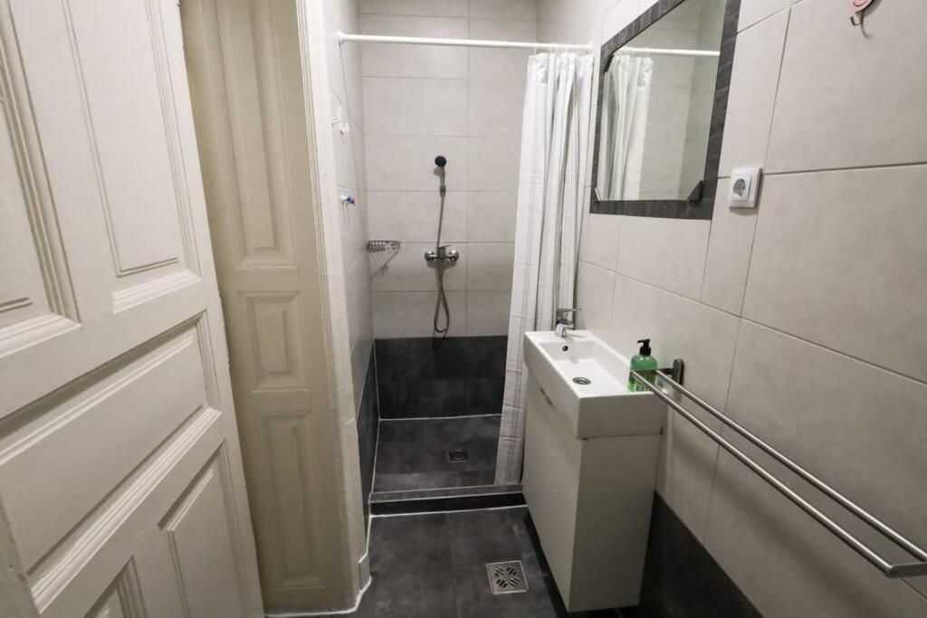 Quadruple Room with Shower