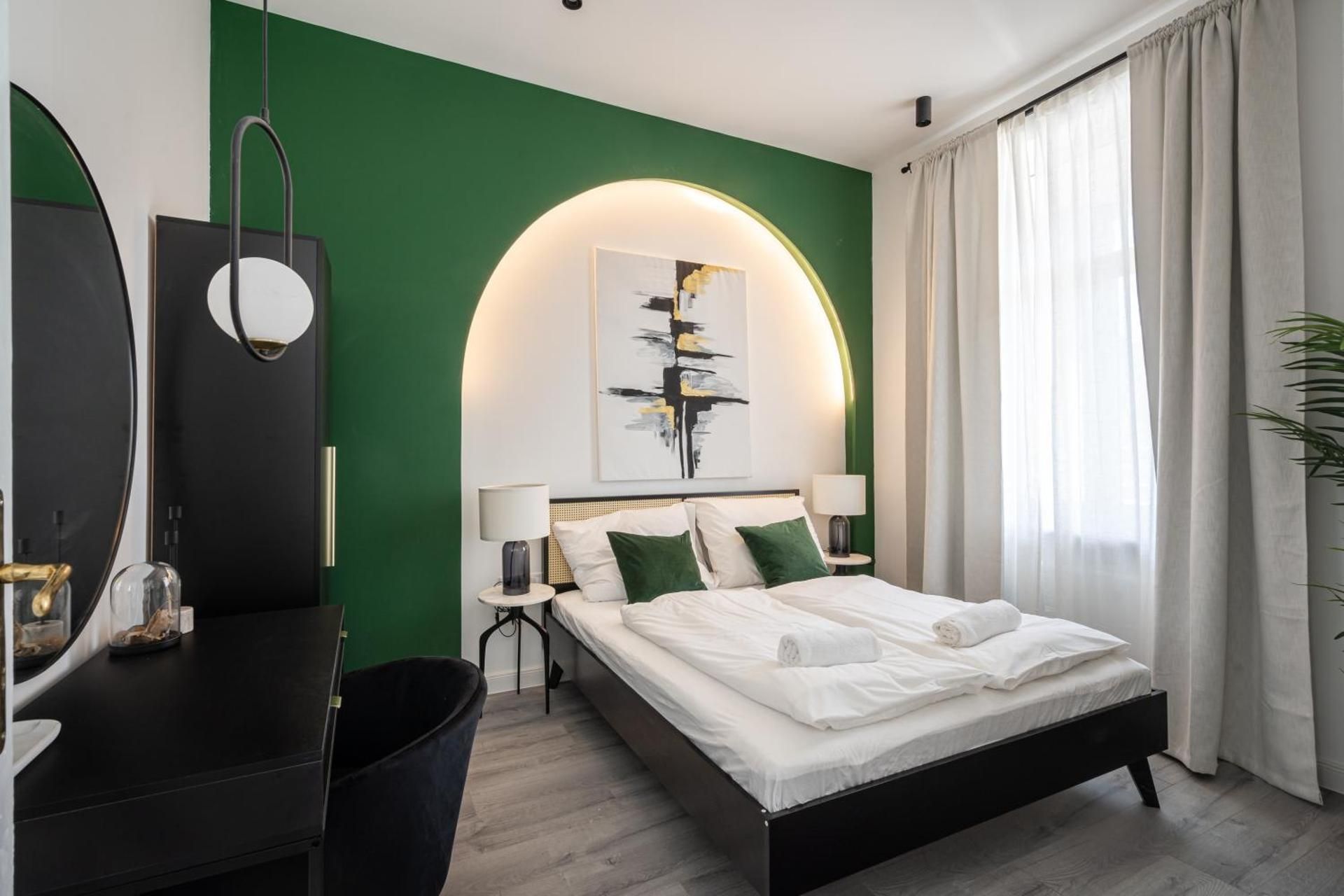 DELUXE APARTMENT