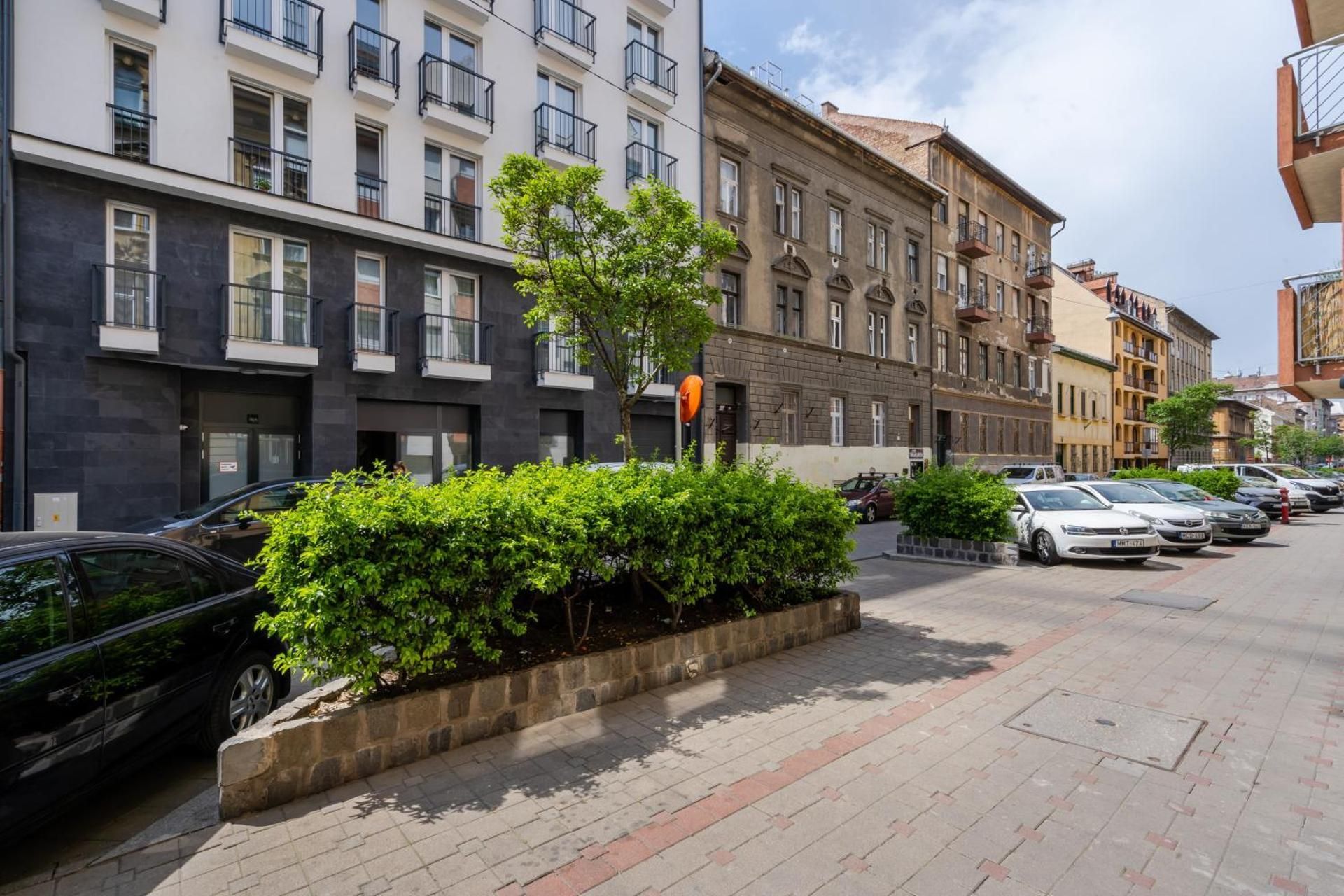 The Rose Garden Budapest Apartments