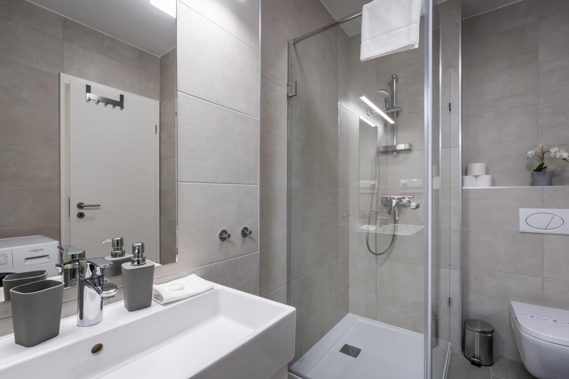 The Rose Garden Budapest Apartments One-Bedroom Apartment