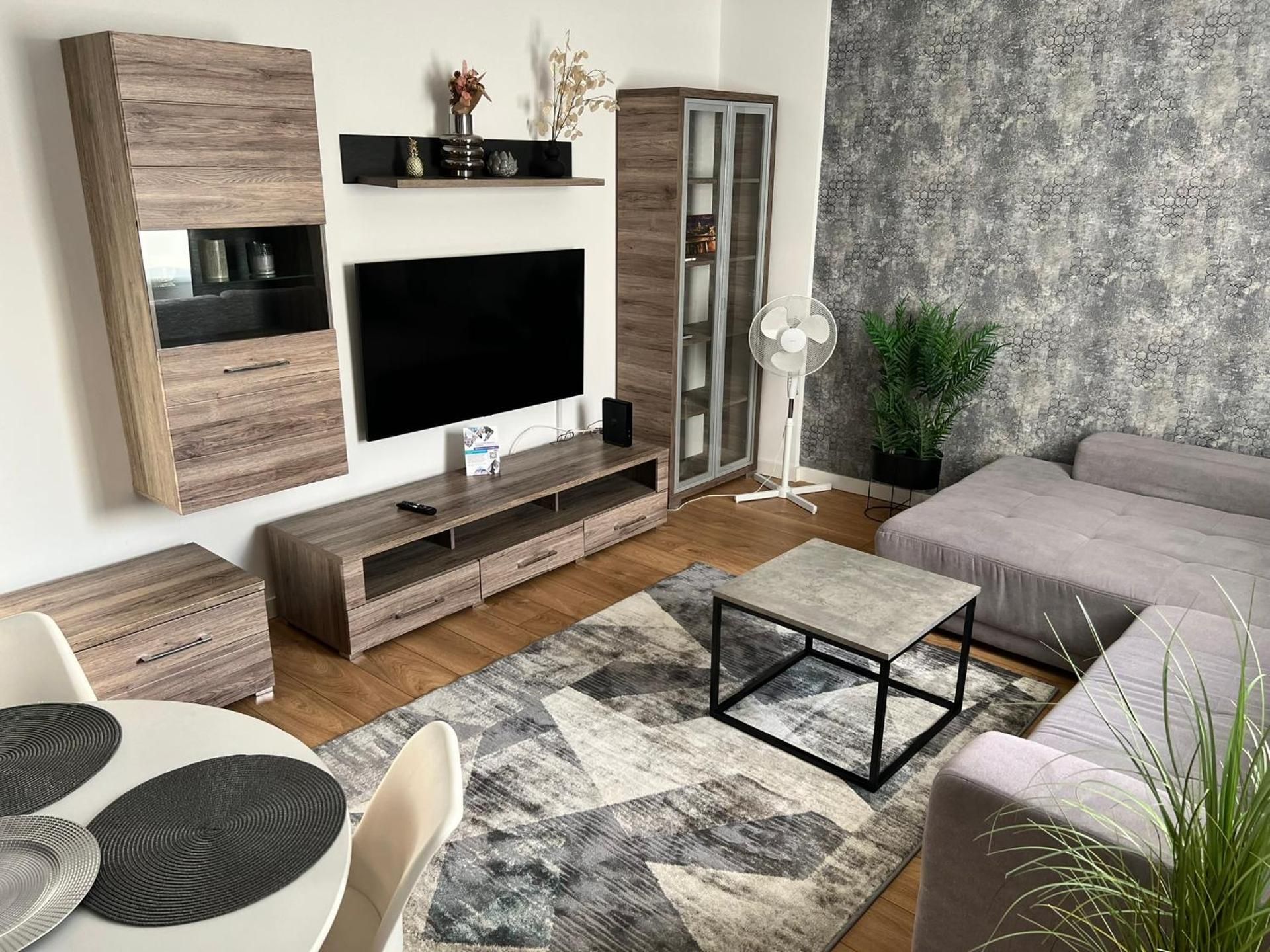 The Rose Garden Budapest Apartments One-Bedroom Apartment 2