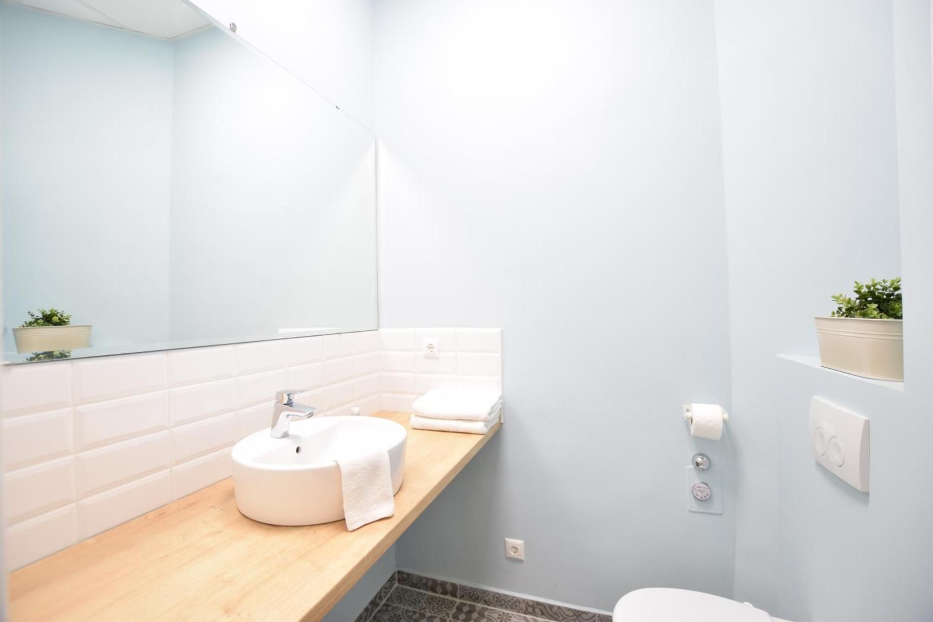 Standard Apartment by Hi5 - Wesselenyi 13 Standard Apartment