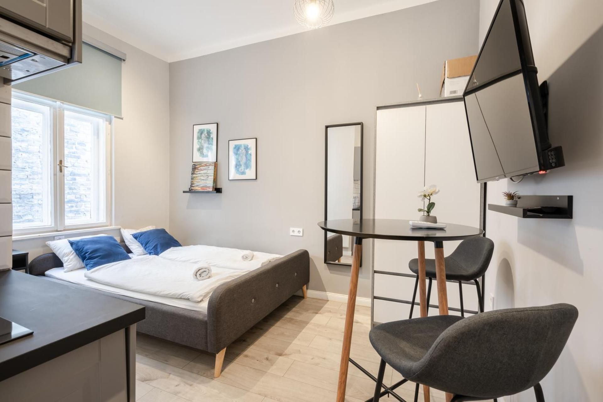 Studio Apartment