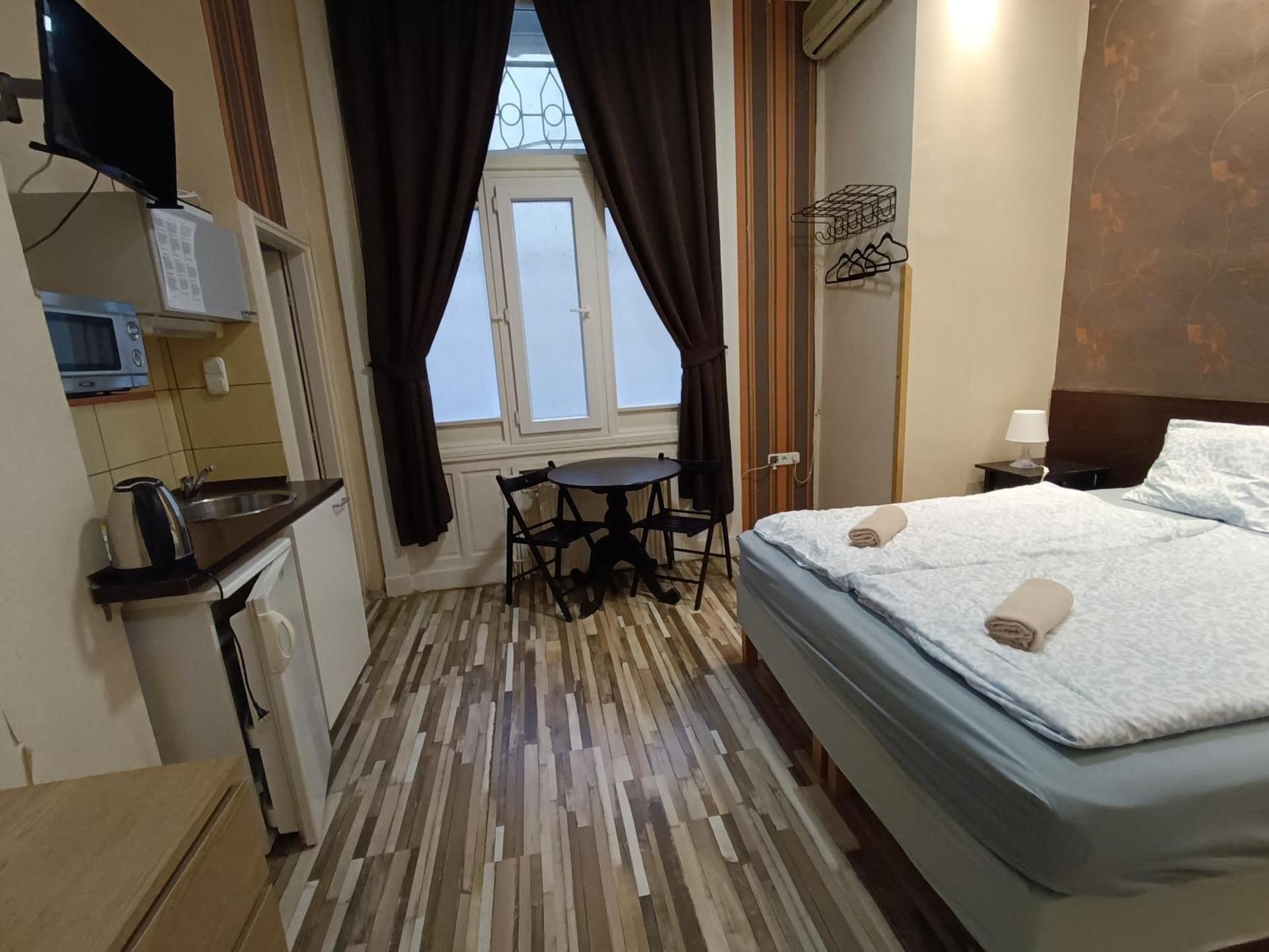 Apartment Double or Twin (2 Adults)
