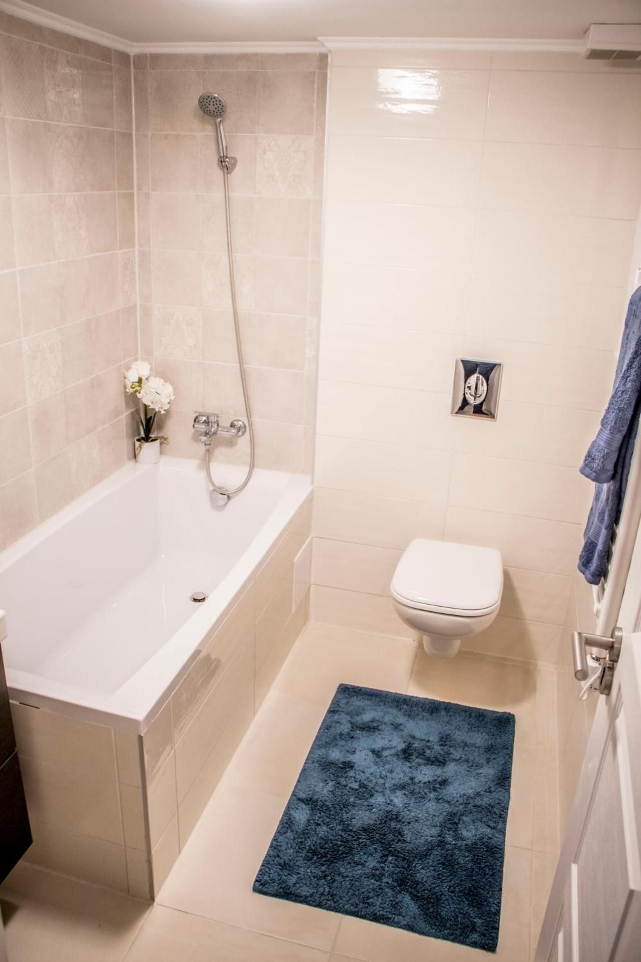 One-Bedroom Apartment - Non-Smoking