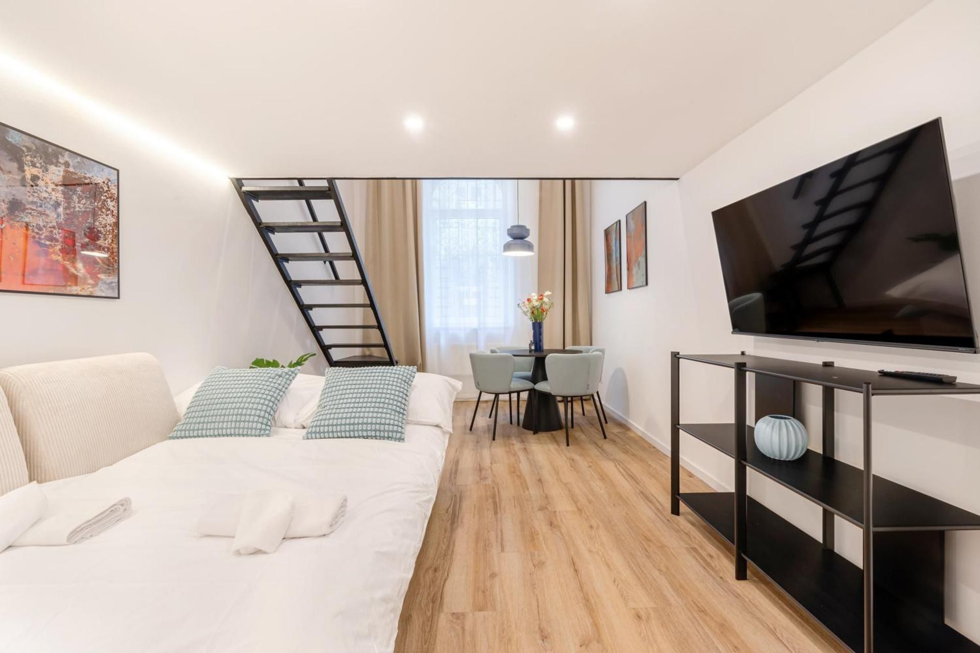 Deluxe Apartment
