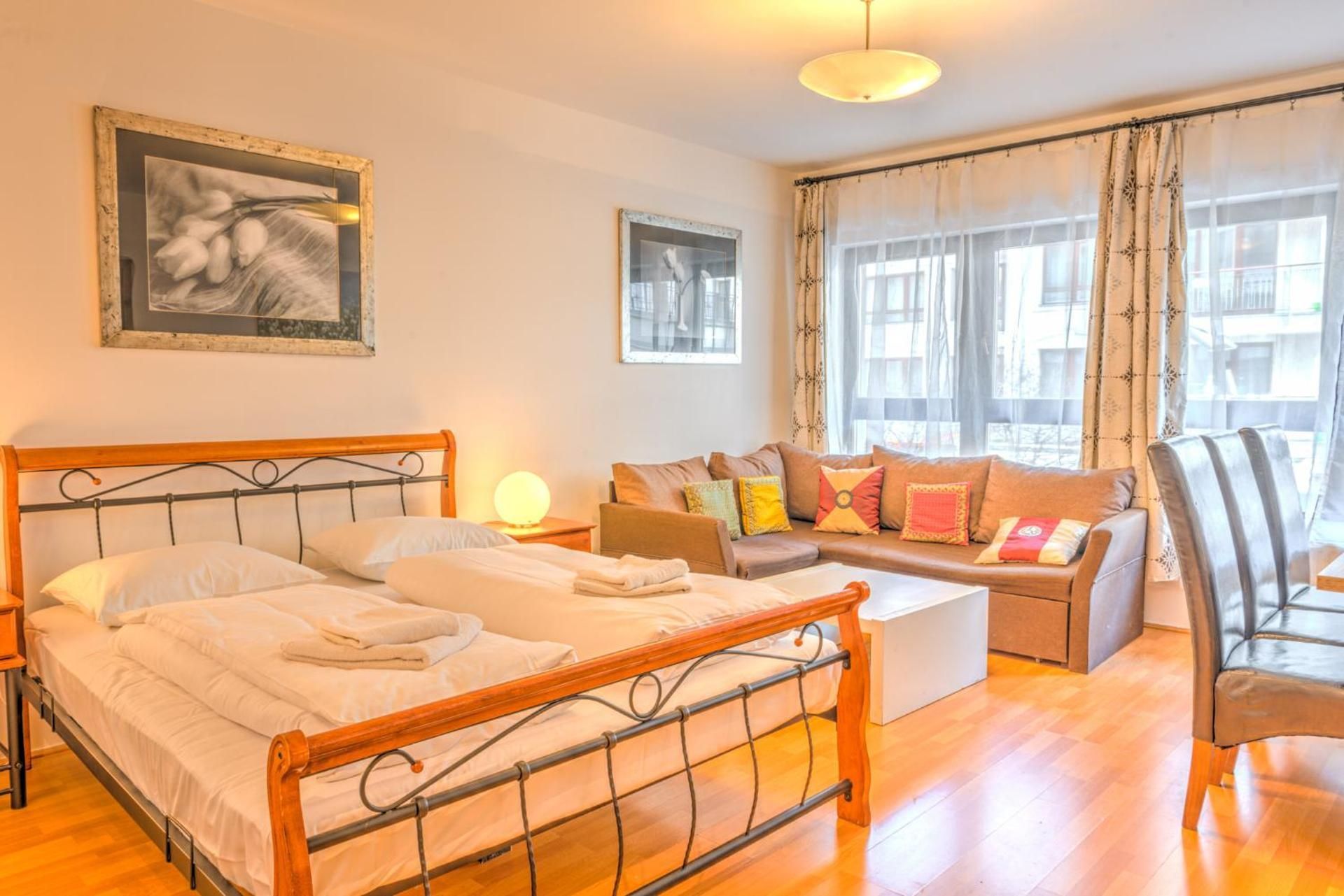 One-Bedroom Apartment