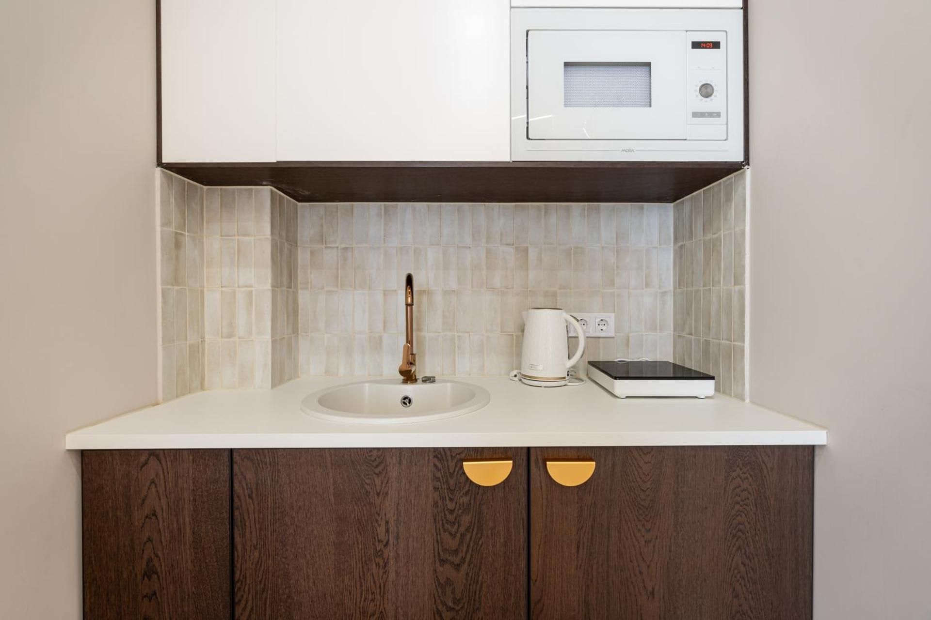 Superior One-Bedroom Apartment