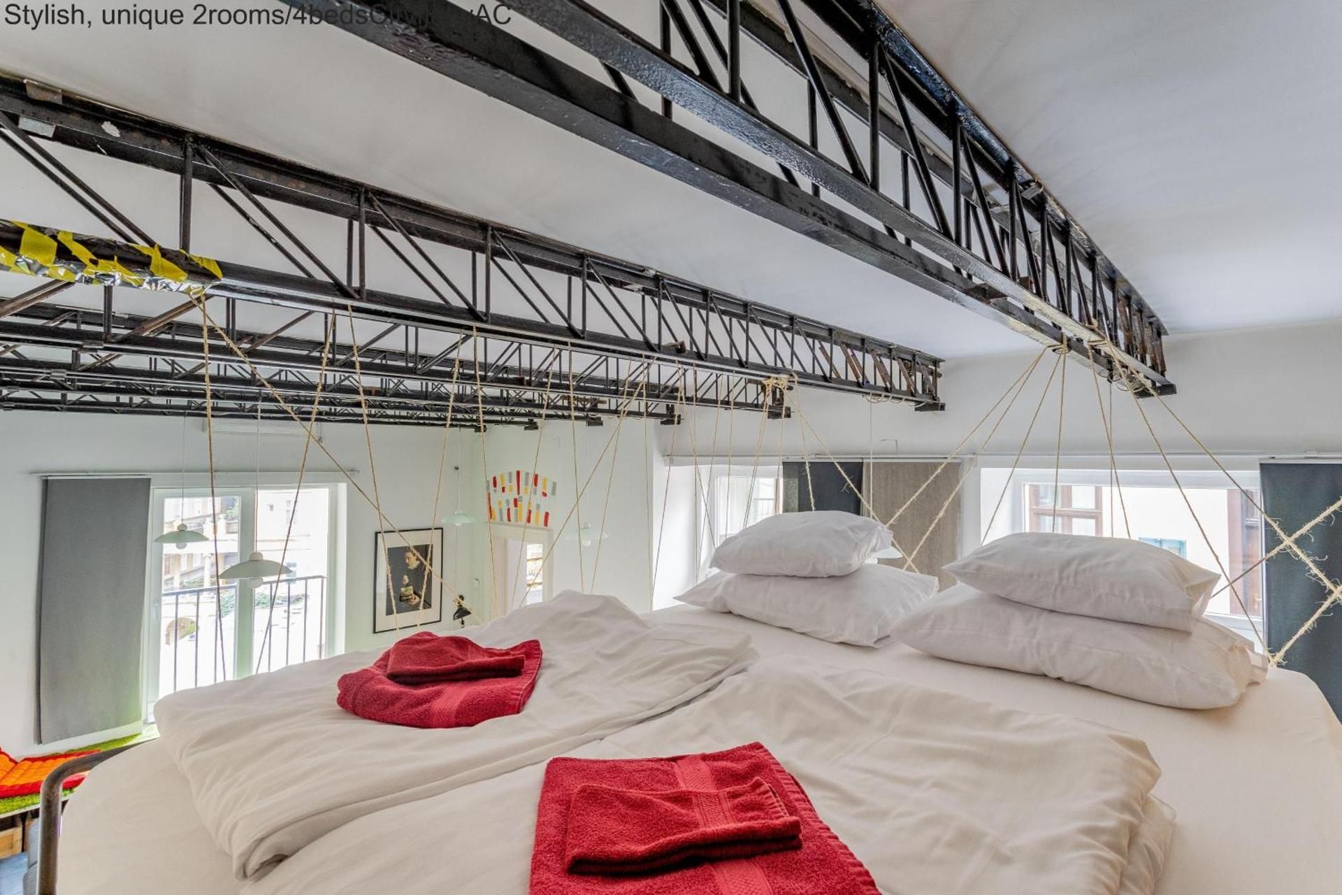Stylish, unique 2rooms/4bedsCityflatwAC