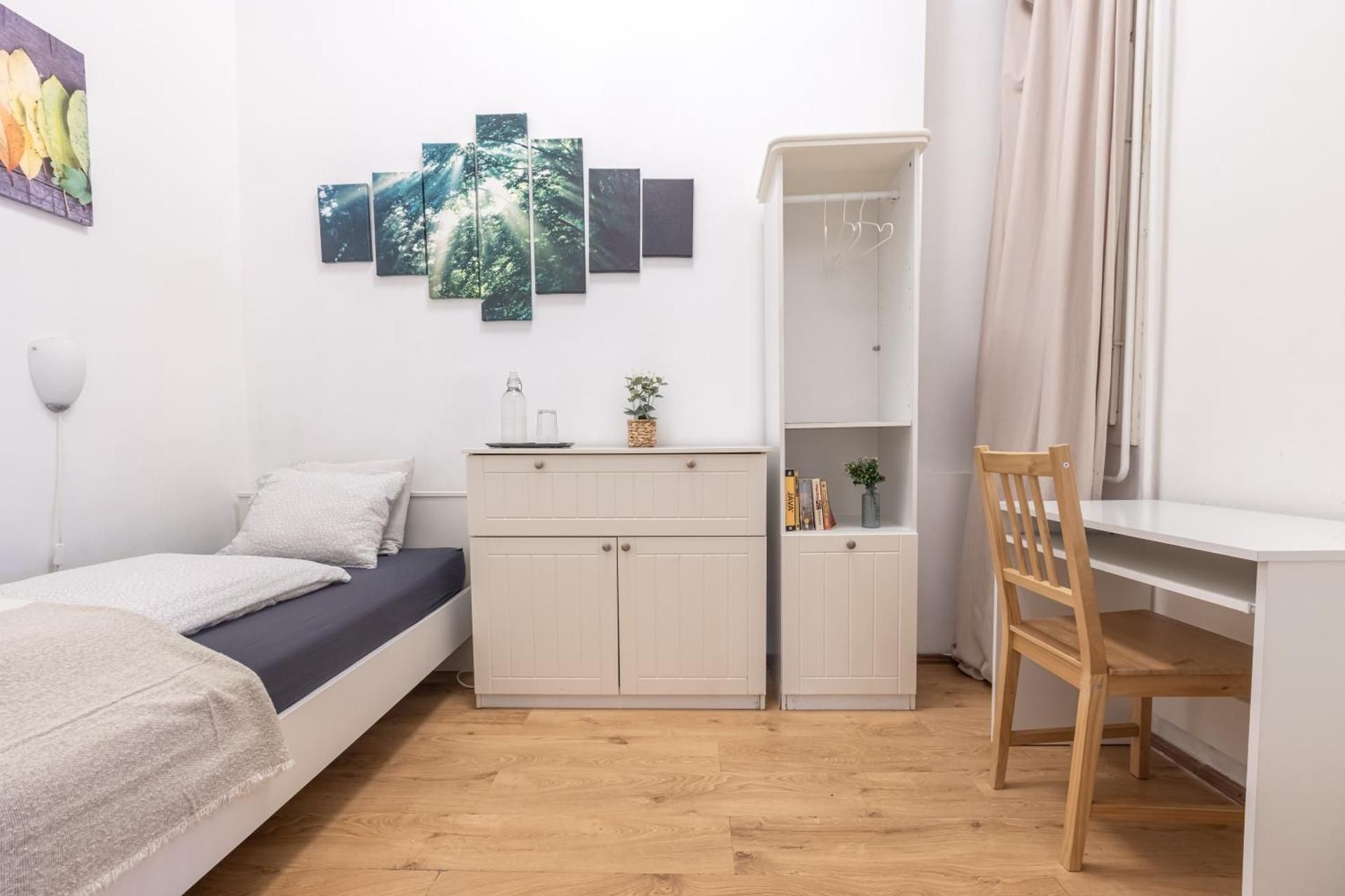 Single Room with Shared Bathroom