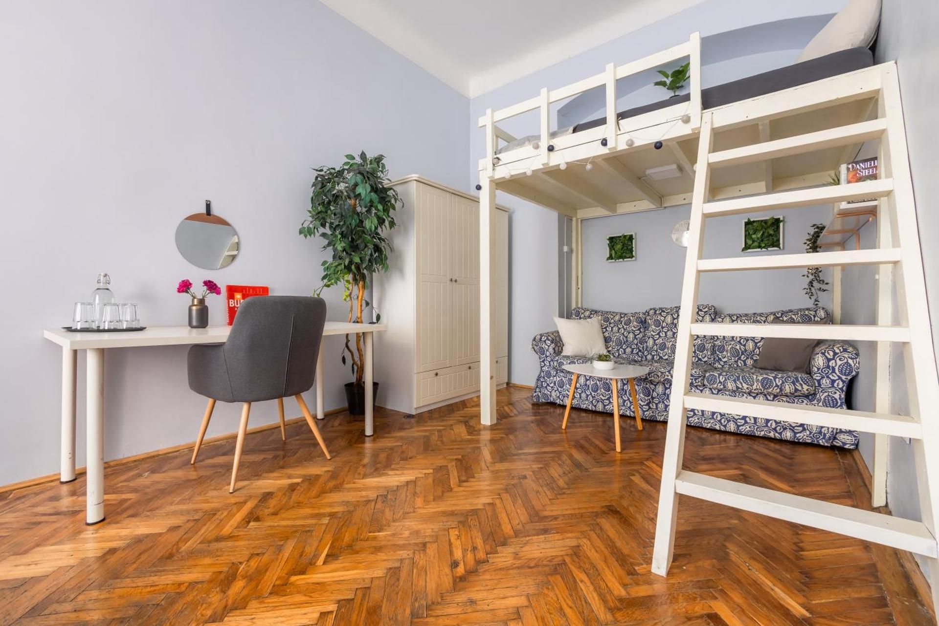 Quadruple Room with Shared Bathroom